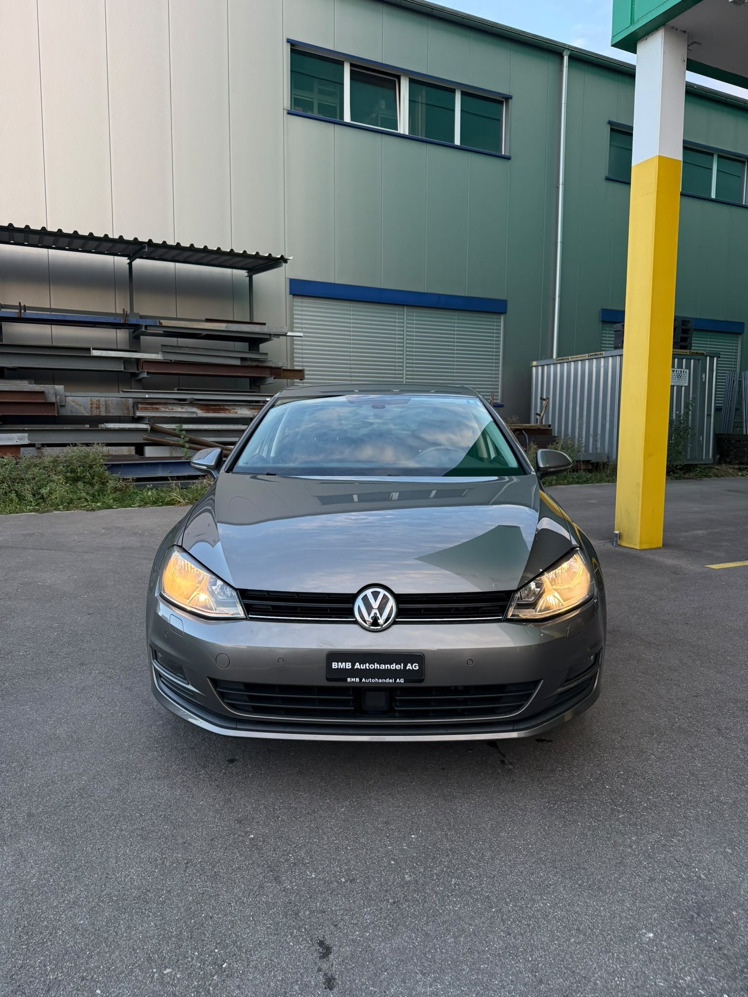 VW Golf 1.6 TDI Trendline 4Motion-image-1