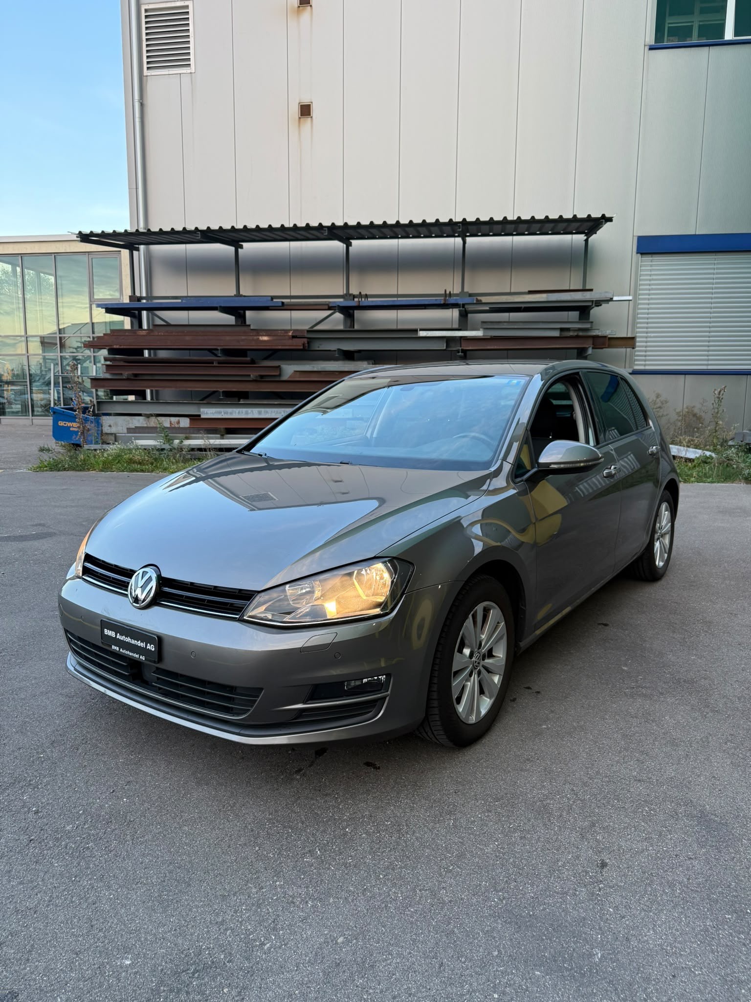 VW Golf 1.6 TDI Trendline 4Motion-image-2