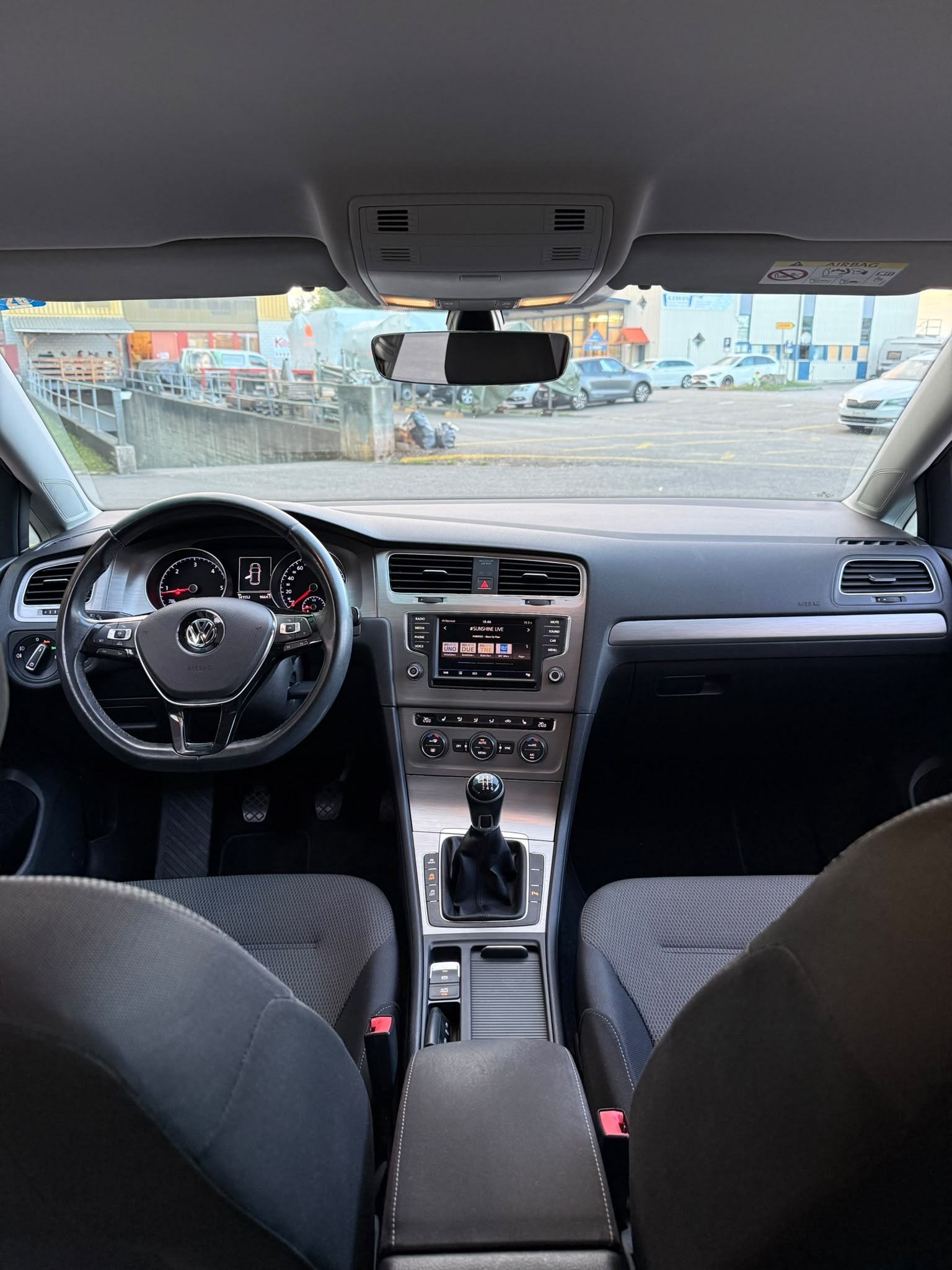 VW Golf 1.6 TDI Trendline 4Motion-image-9