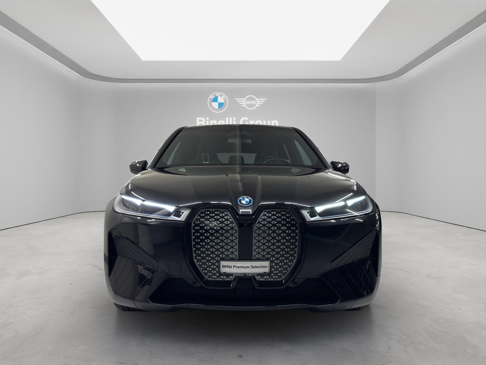 BMW iX xDrive50-image-6