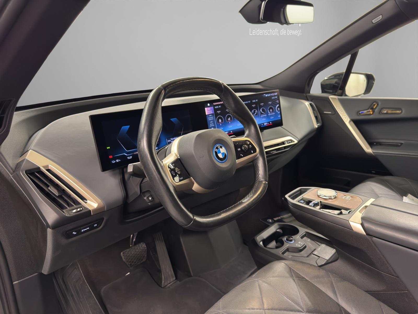 BMW iX xDrive50-image-10