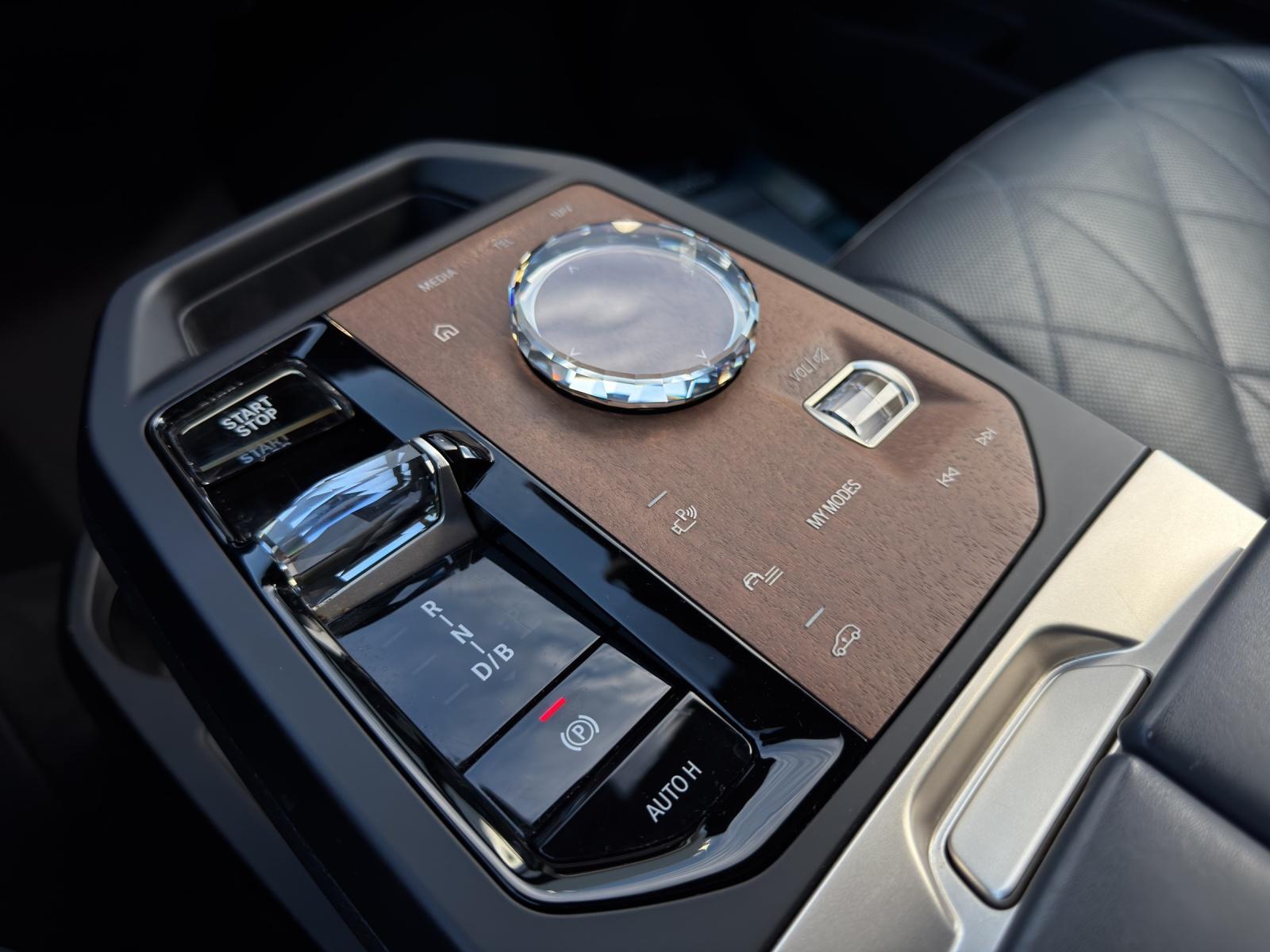 BMW iX xDrive50-image-19