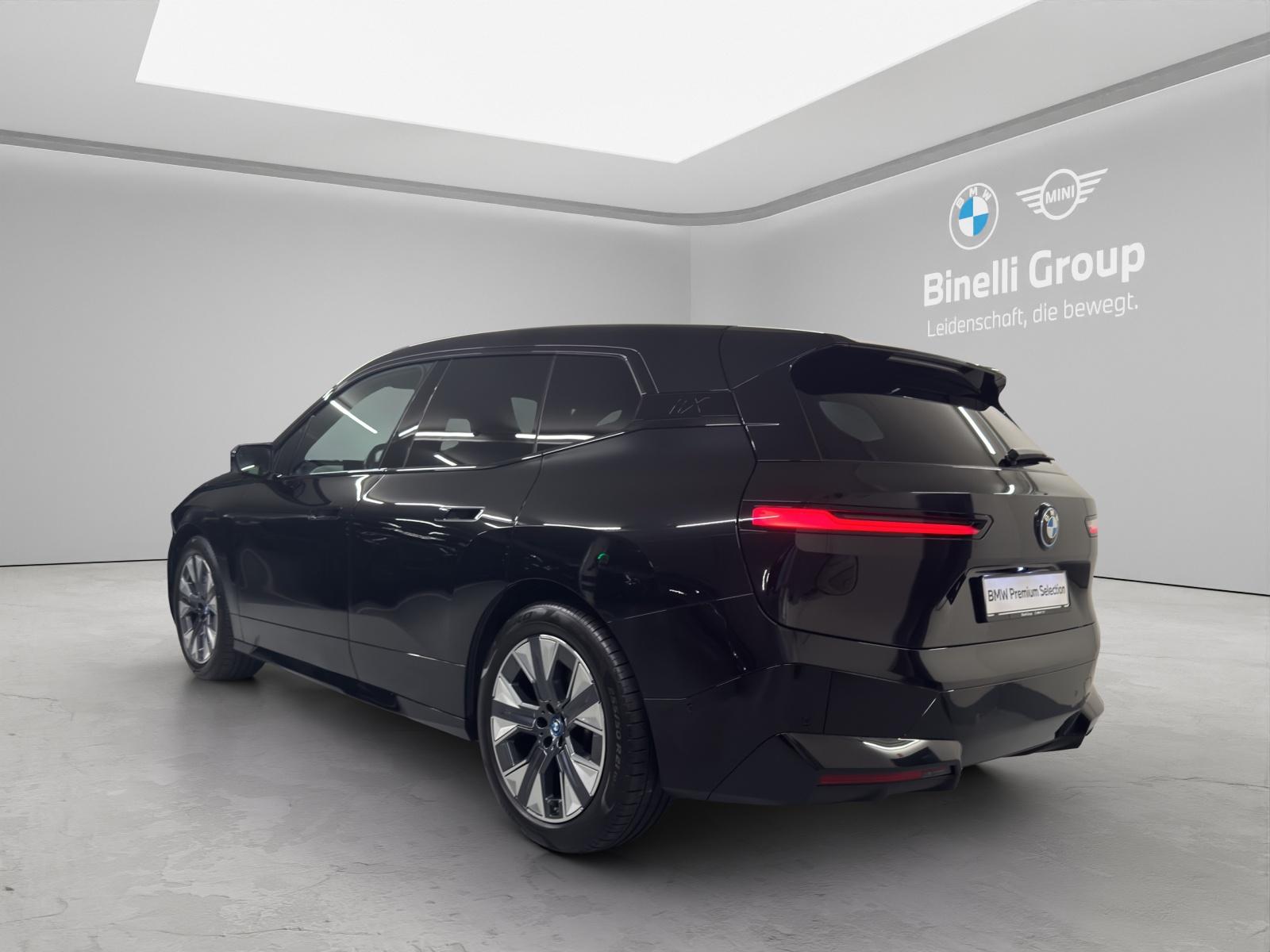 BMW iX xDrive50-image-2