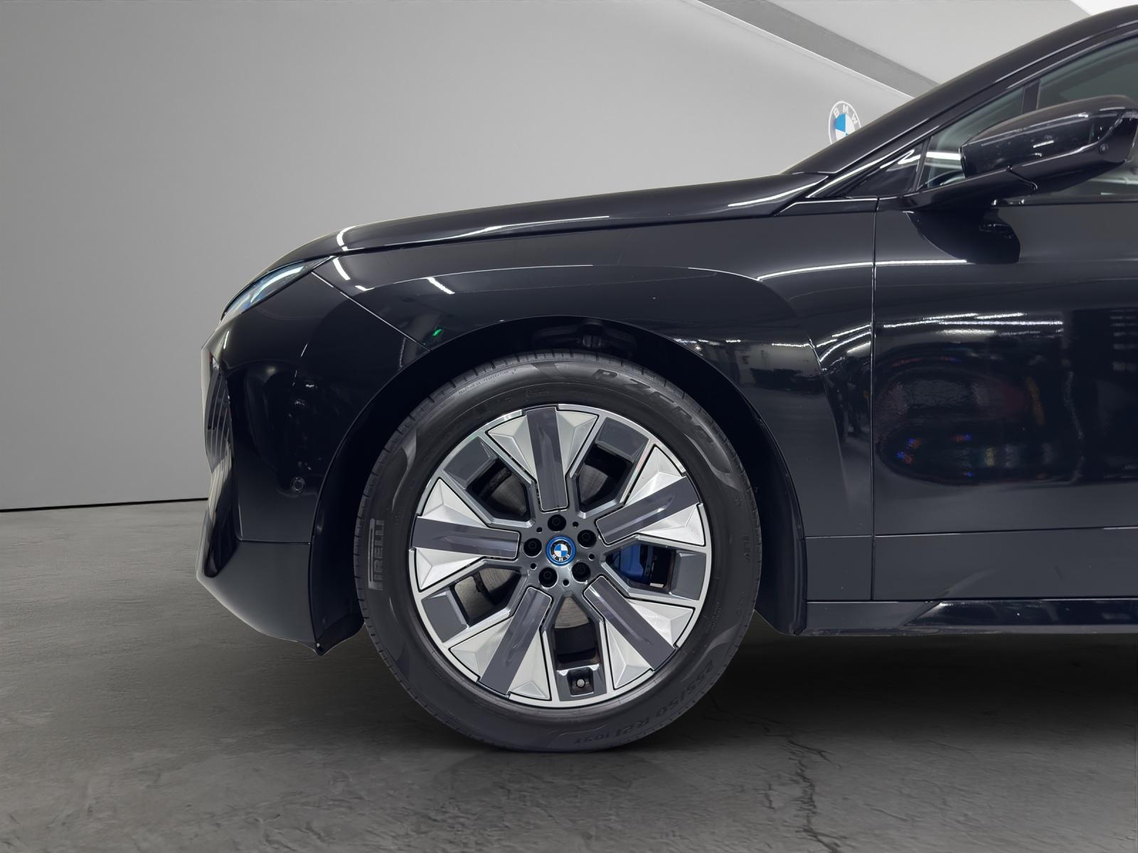 BMW iX xDrive50-image-7