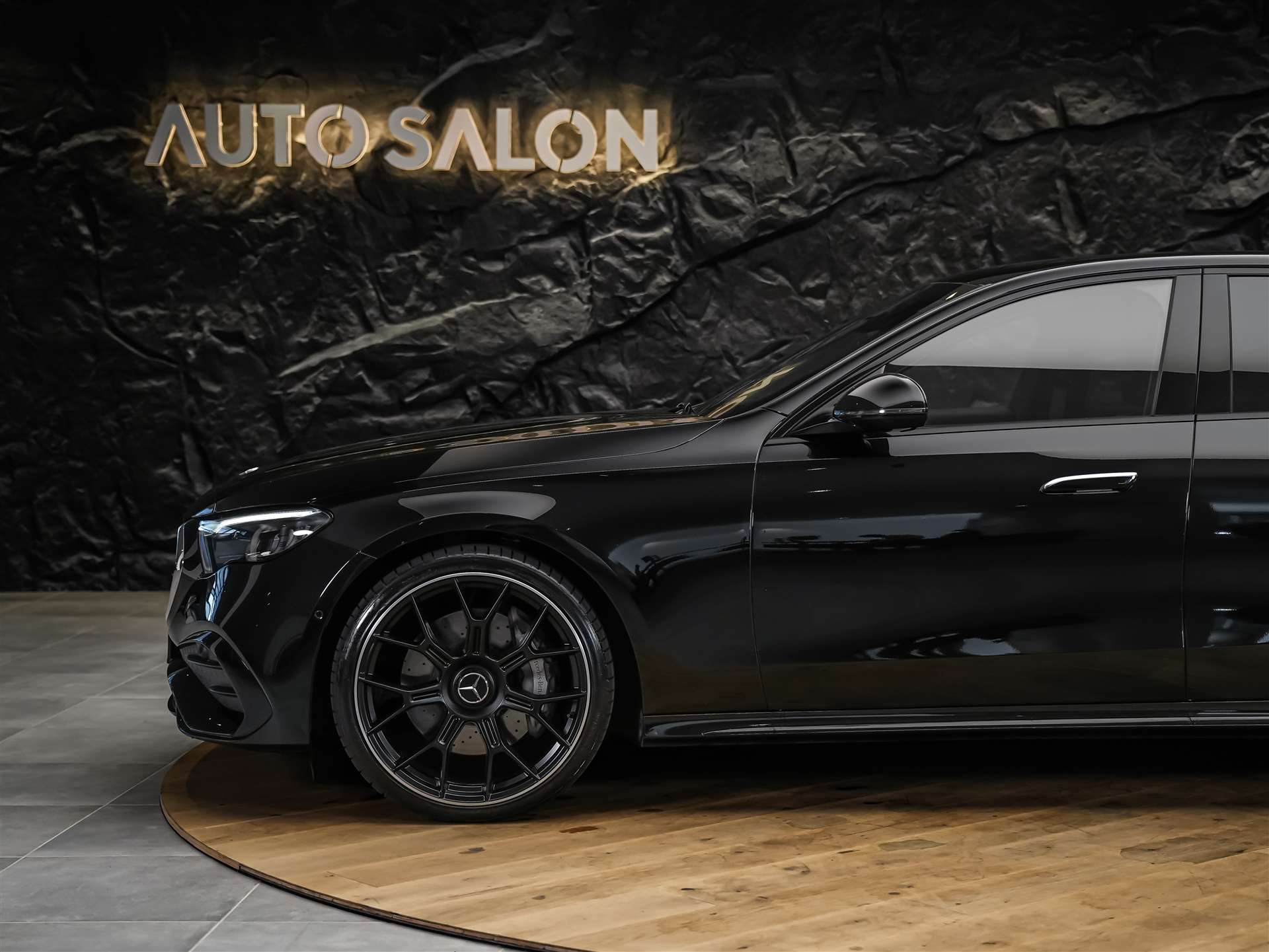 MERCEDES-BENZ E 200 AMG Line 9G-Tronic *Werksgarantie*21" Felgen*Lenkradheizung*-image-15