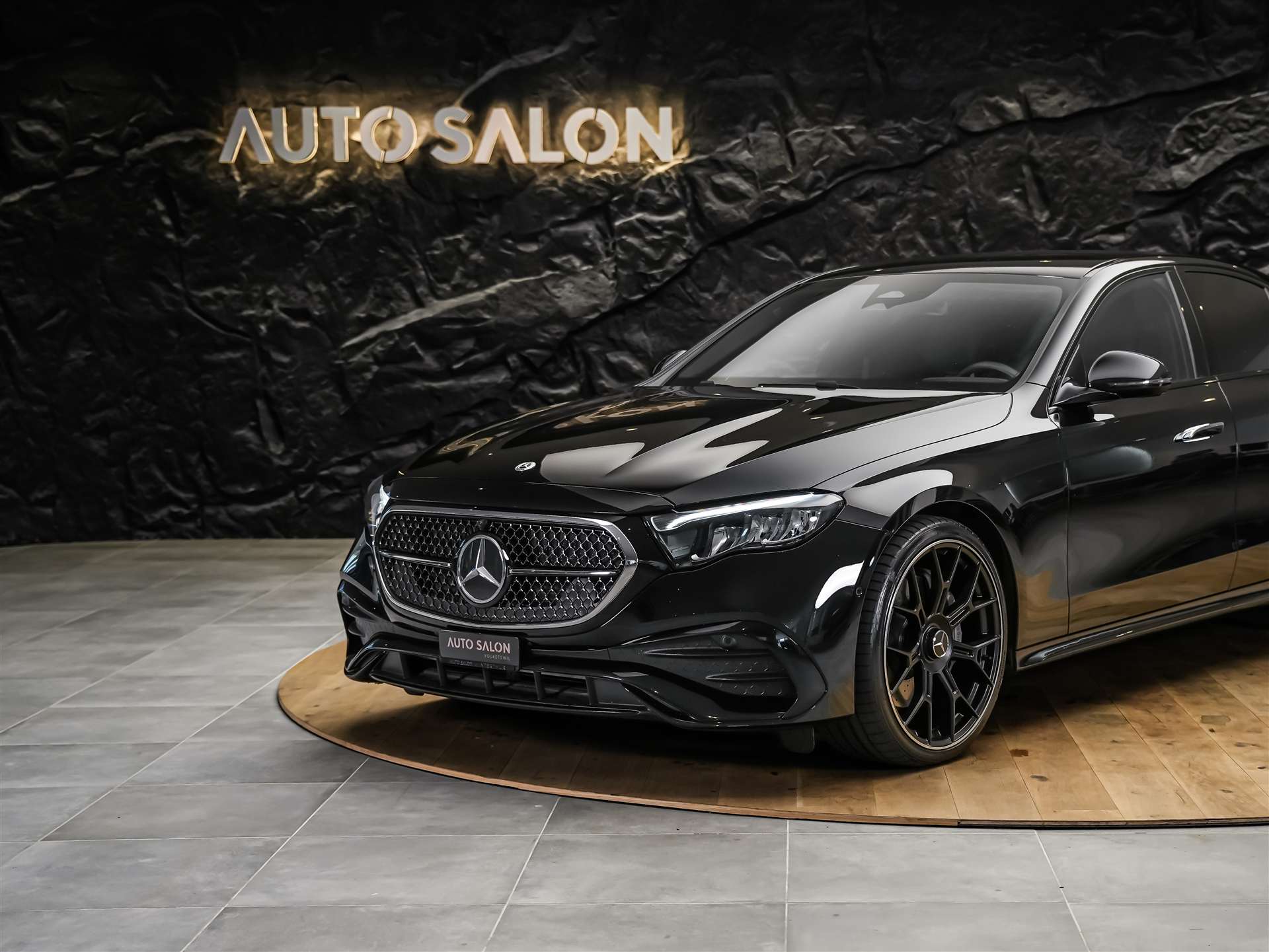 MERCEDES-BENZ E 200 AMG Line 9G-Tronic *Werksgarantie*21" Felgen*Lenkradheizung*-image-14