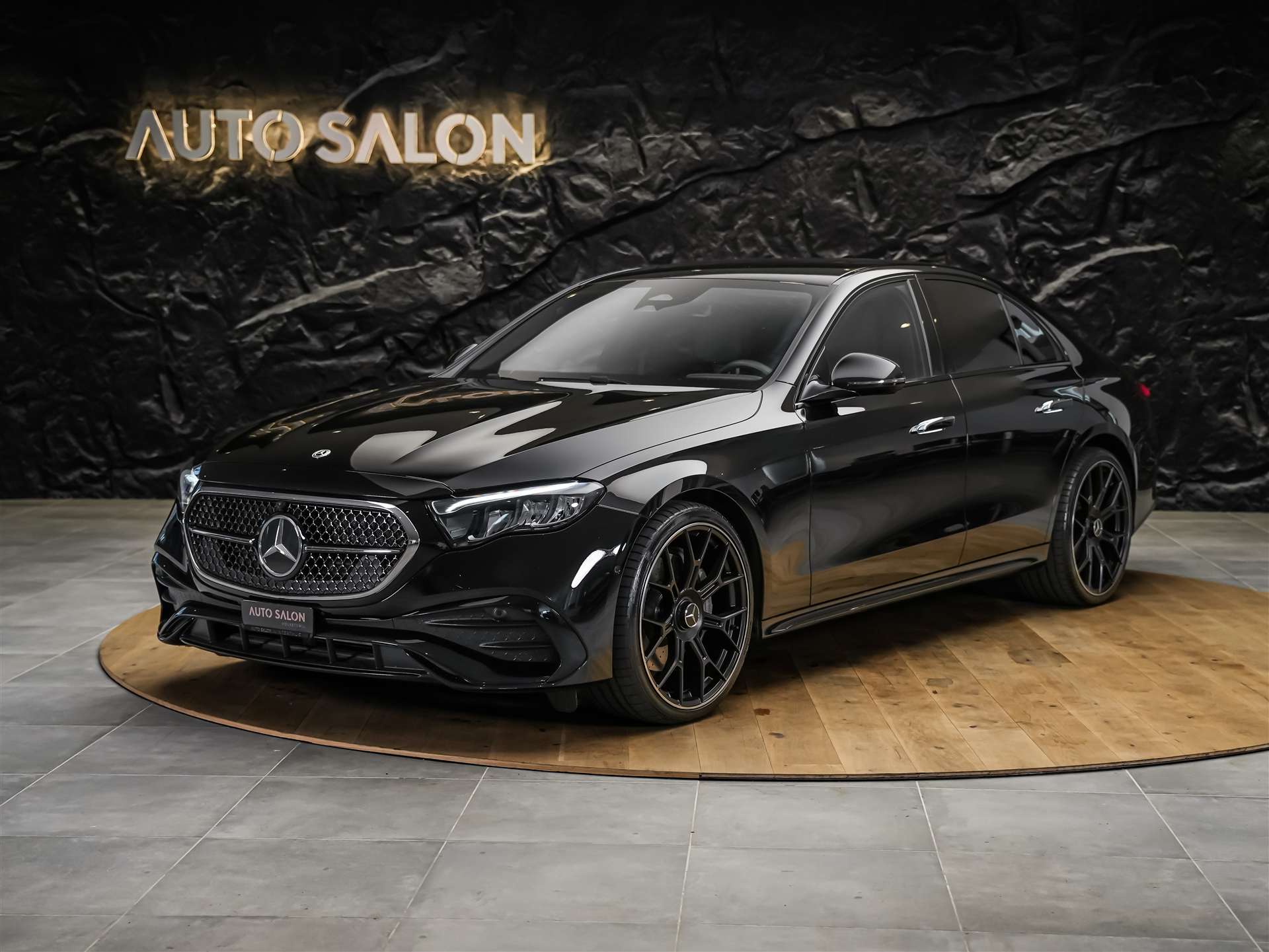 MERCEDES-BENZ E 200 AMG Line 9G-Tronic *Werksgarantie*21" Felgen*Lenkradheizung*-showroom-element-1