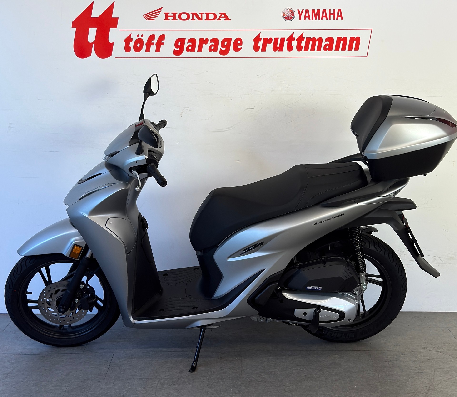 HONDA SH 125-showroom-element-1