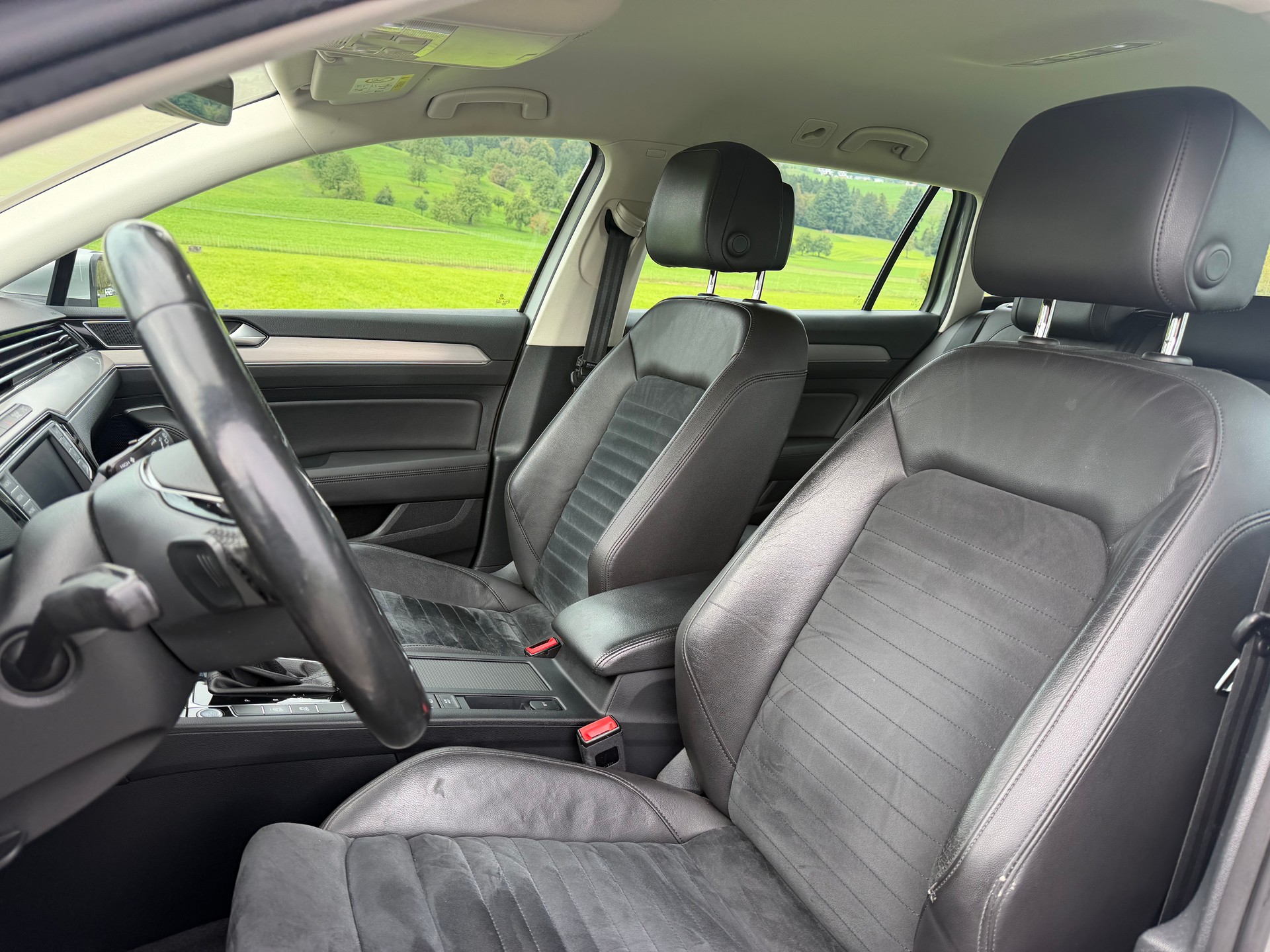 VW Passat Variant 2.0 TDI BMT Highline DSG 4Motion-image-8
