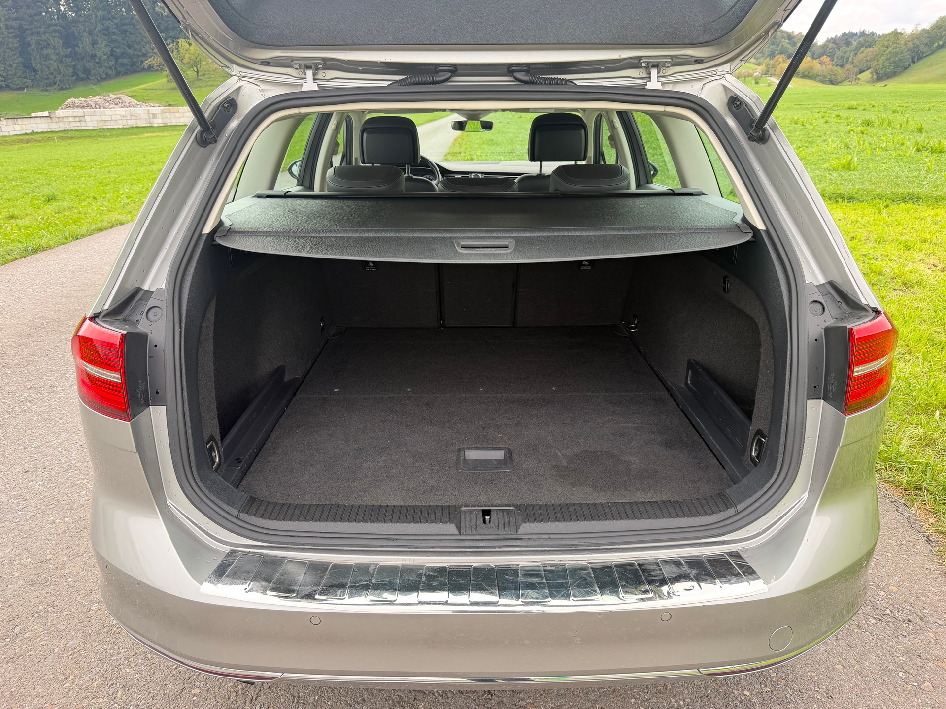 VW Passat Variant 2.0 TDI BMT Highline DSG 4Motion-image-13
