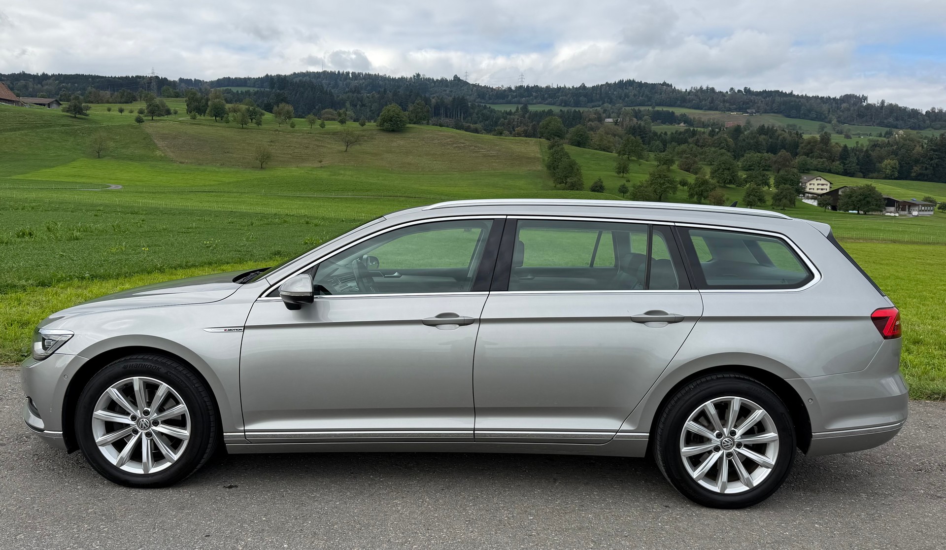 VW Passat Variant 2.0 TDI BMT Highline DSG 4Motion-image-3