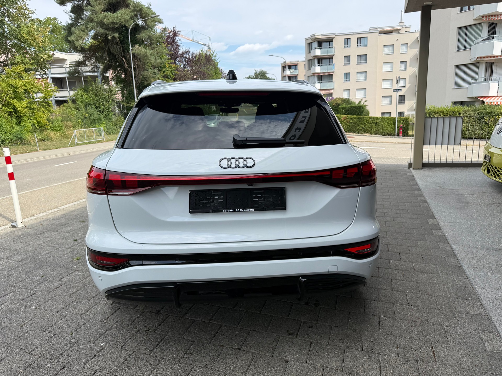 AUDI Q6 e-tron quattro-image-13
