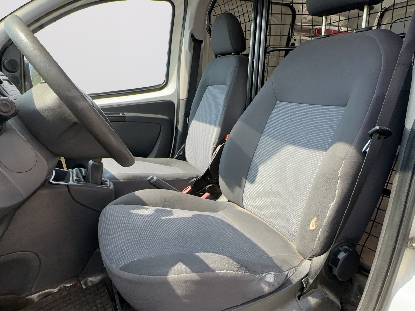 PEUGEOT Bipper 1.4i " BAS DE CAISSE AVEC ROUILLE "-image-9