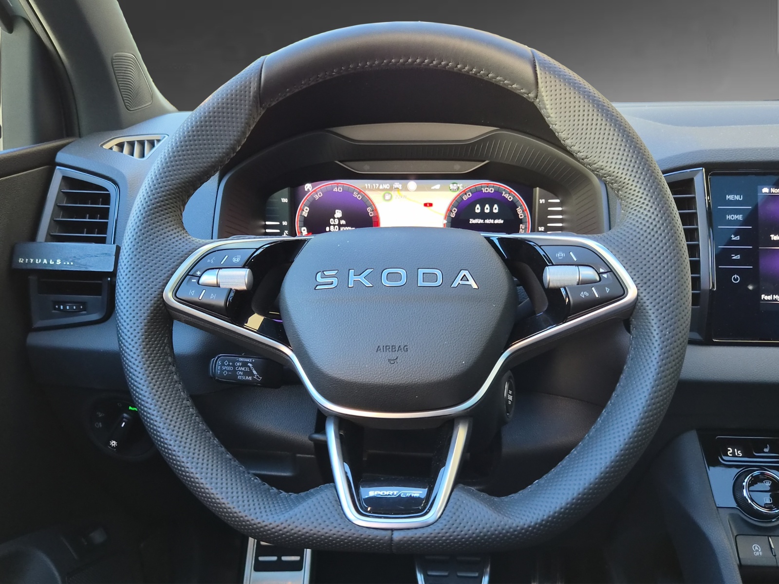 SKODA Karoq 2.0 TSI SportLine 4x4 DSG-image-8
