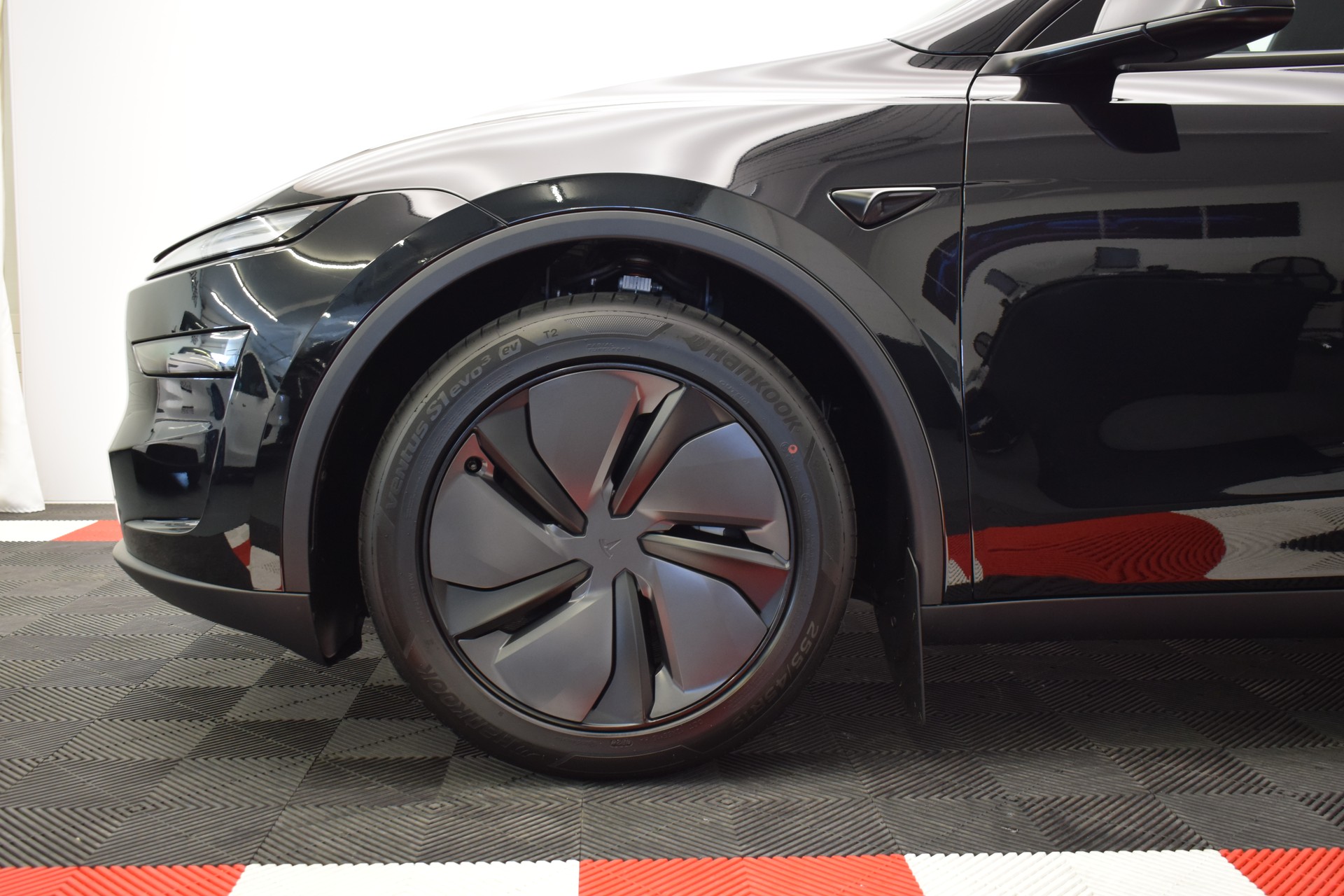 TESLA Model Y Long Range Premium AWD, Neuwagen, CH Typenschein, "Diamond black"-image-5