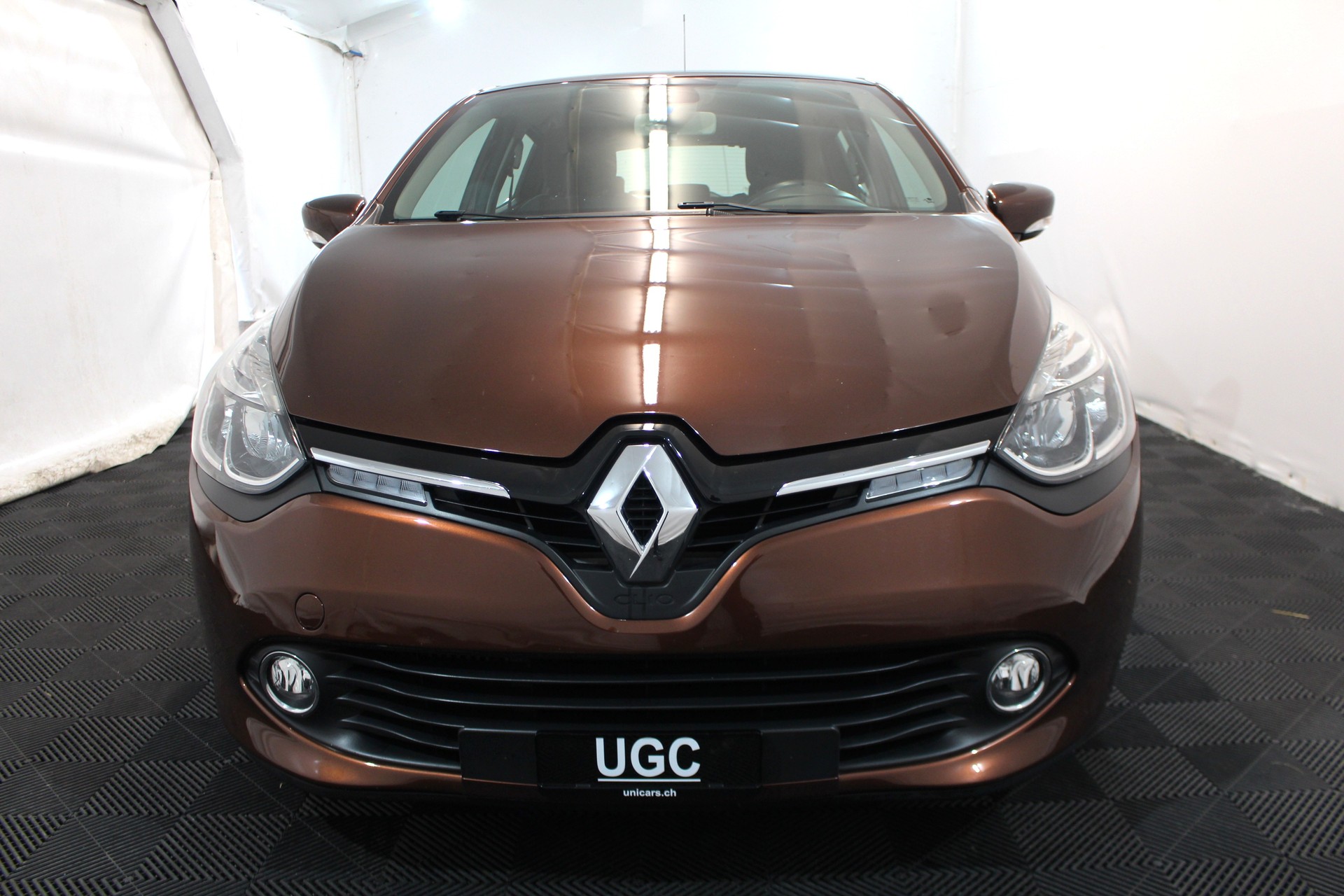RENAULT Clio 0.9 TCe Swiss Edition S/S-image-1