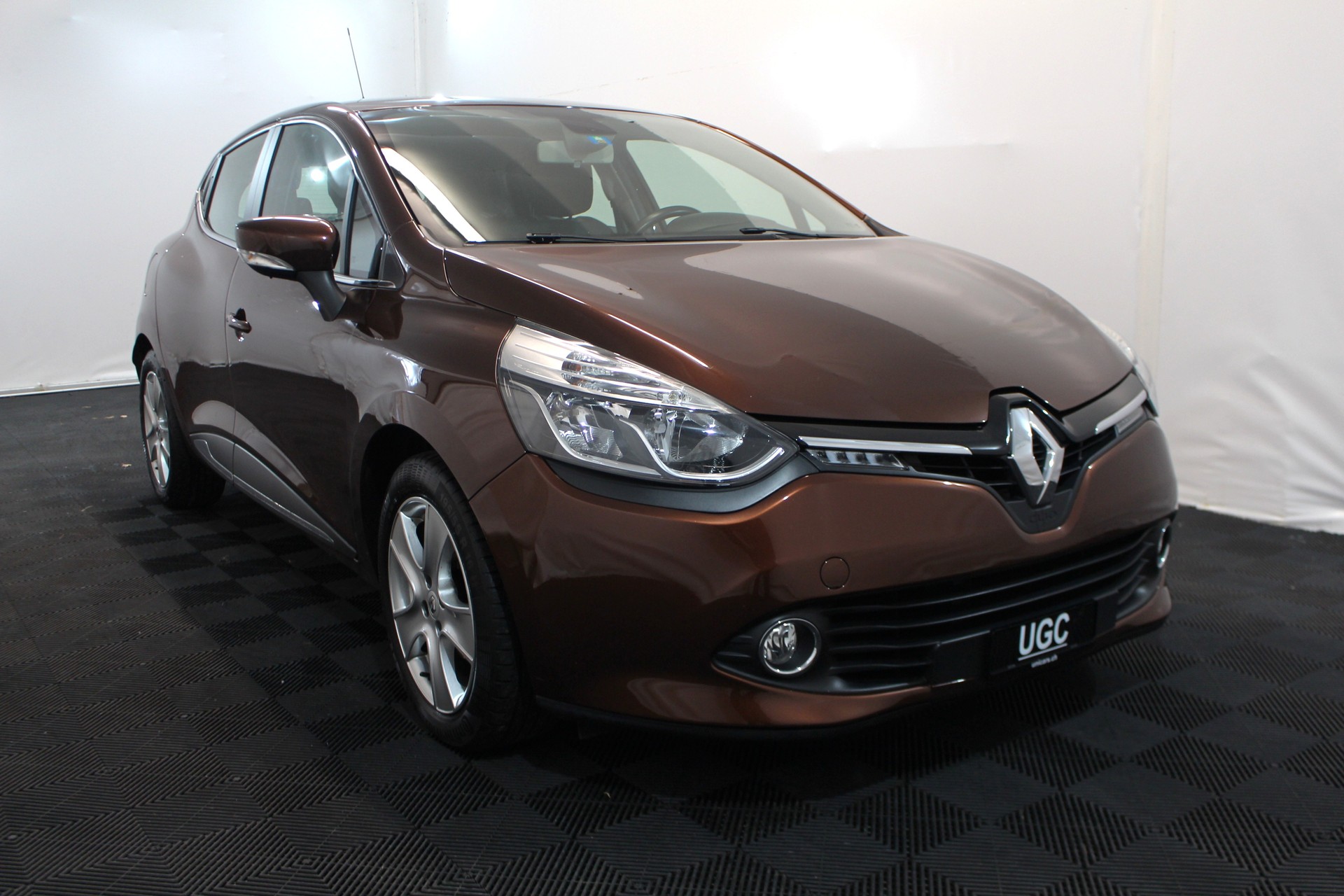 RENAULT Clio 0.9 TCe Swiss Edition S/S-image-0
