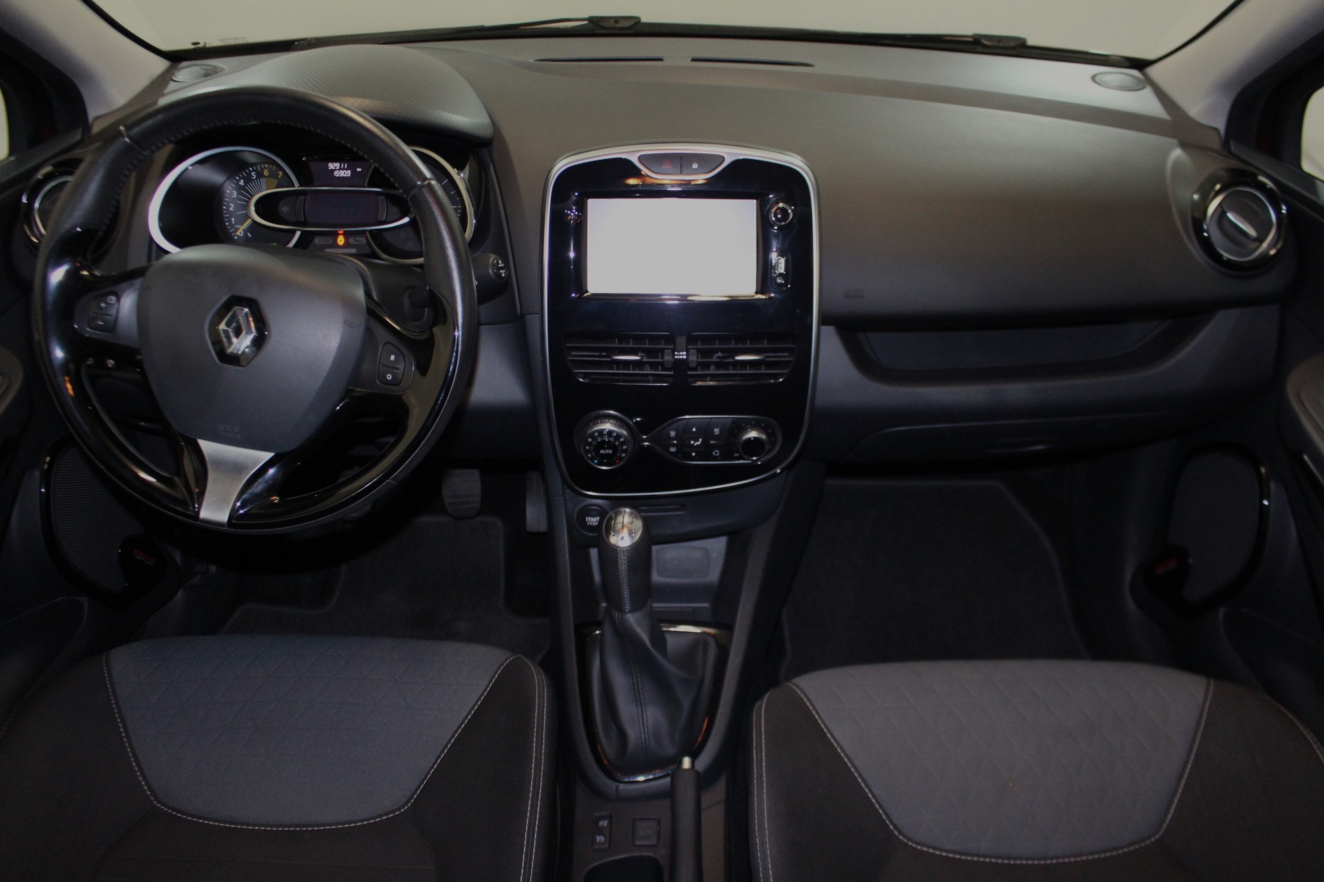 RENAULT Clio 0.9 TCe Swiss Edition S/S-image-12