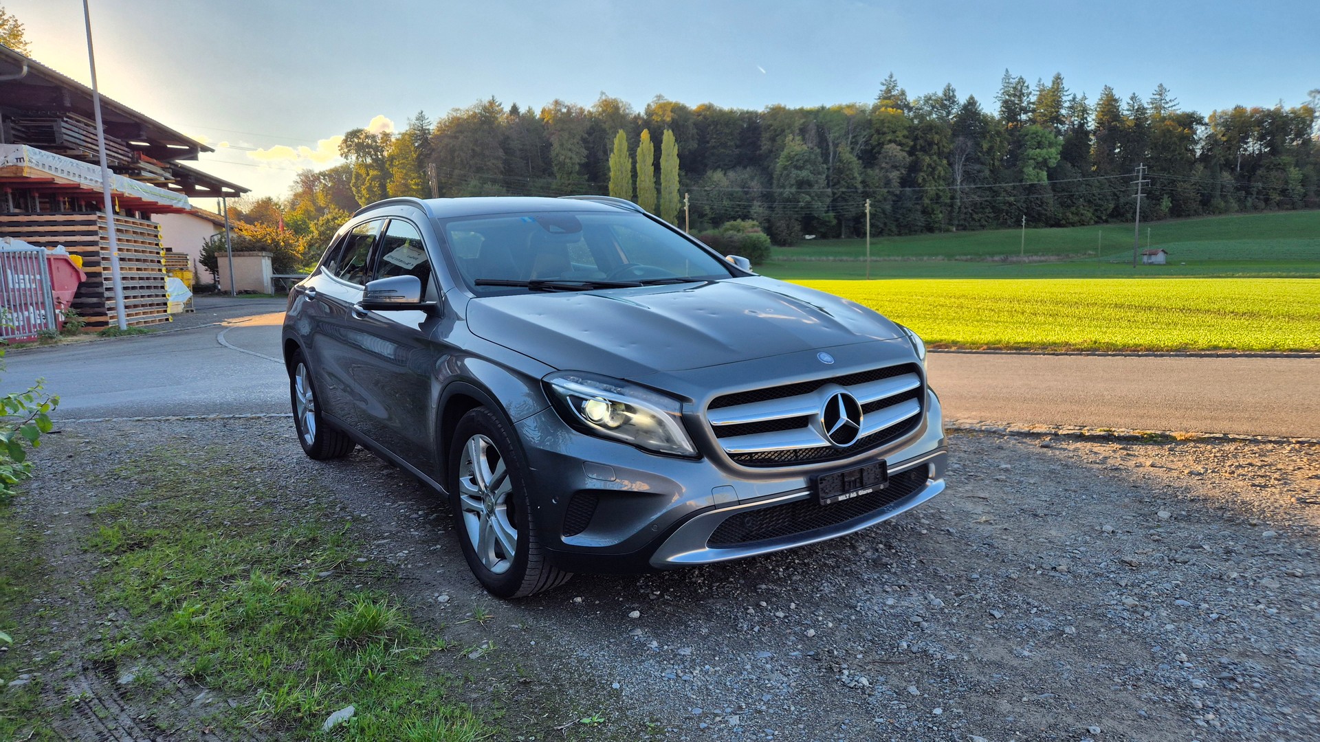 MERCEDES-BENZ GLA 200-image-1