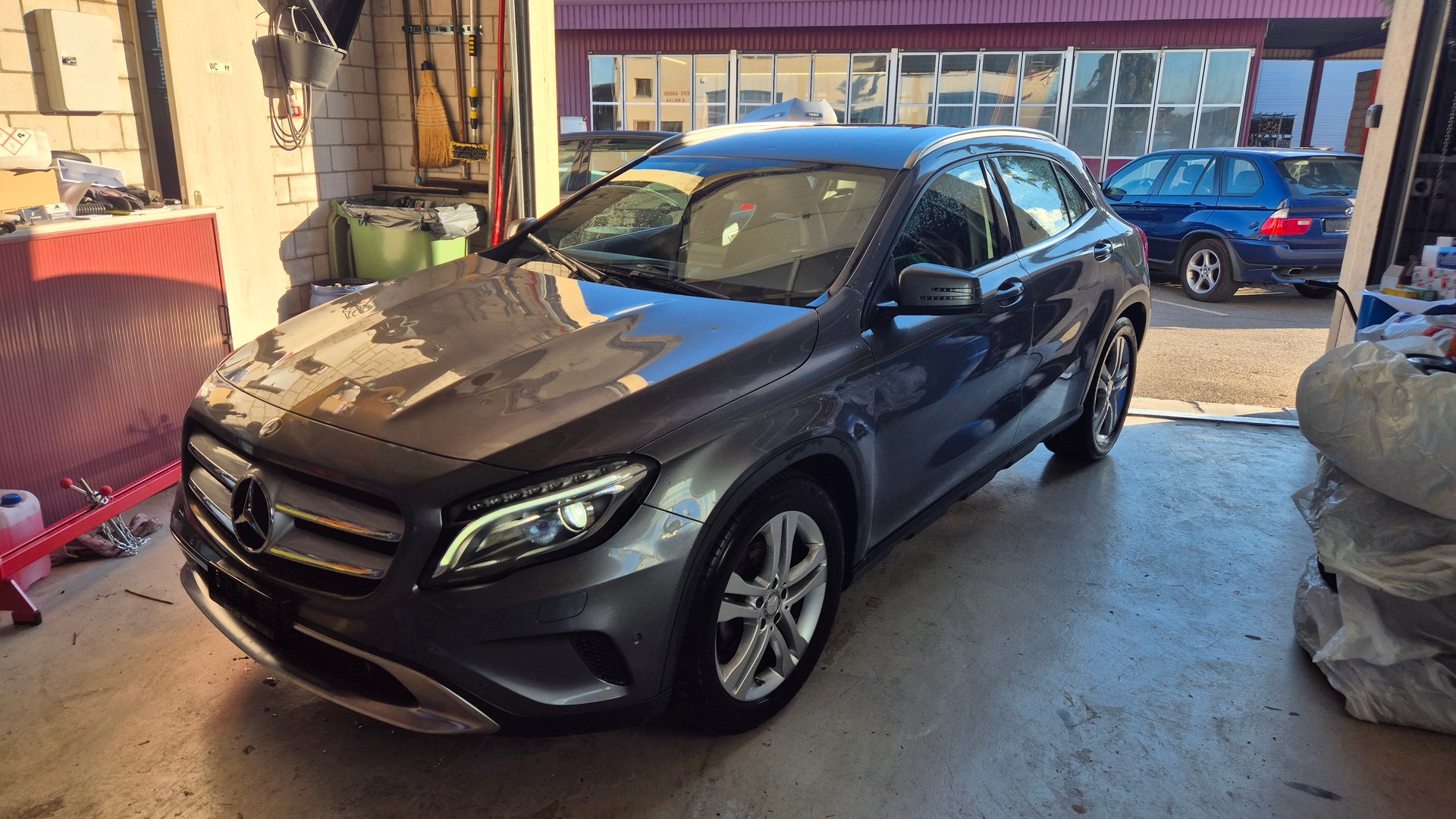 MERCEDES-BENZ GLA 200-image-0