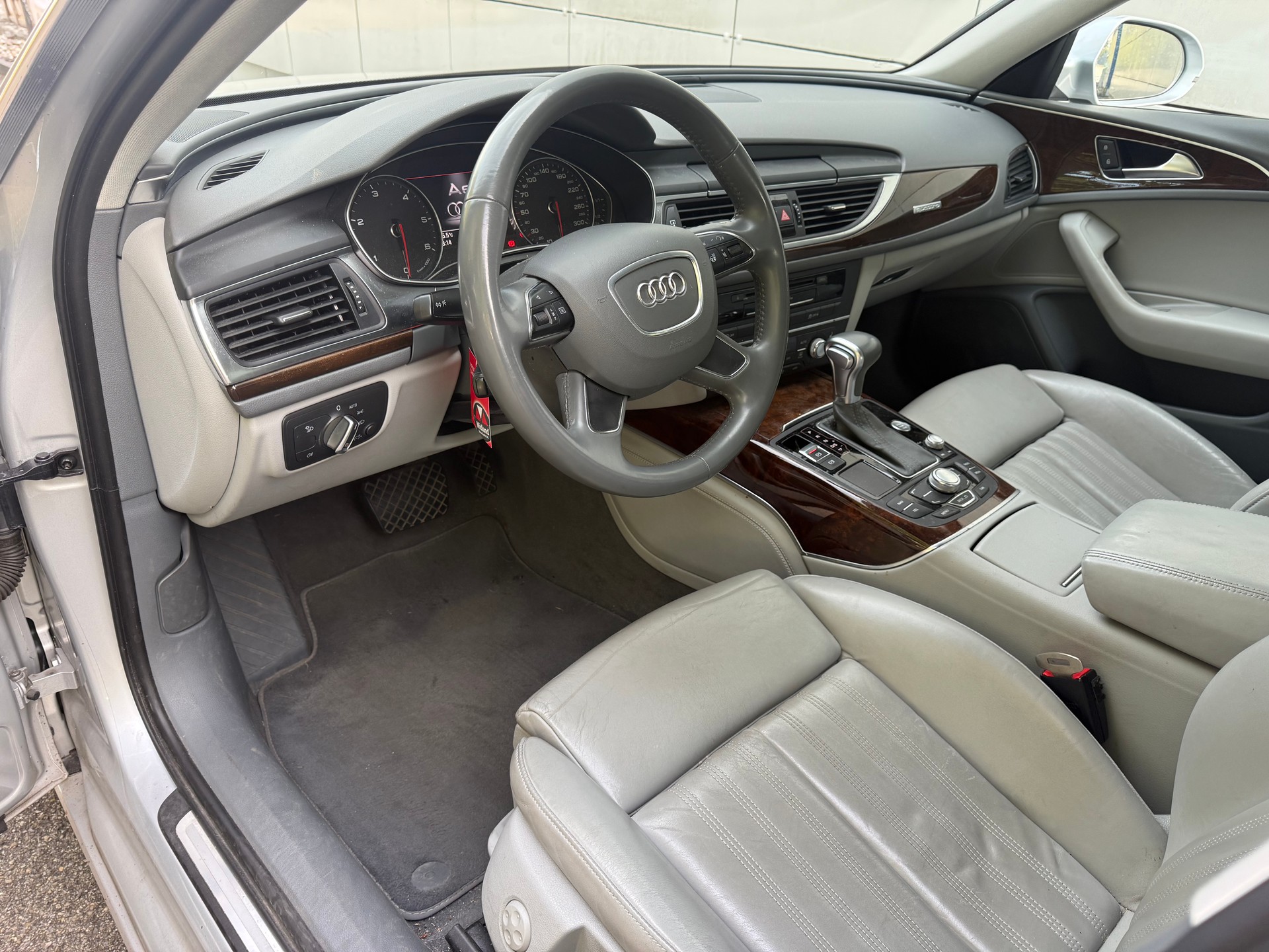 AUDI A6 Avant 3.0 TDI V6 quattro S-tronic-image-6