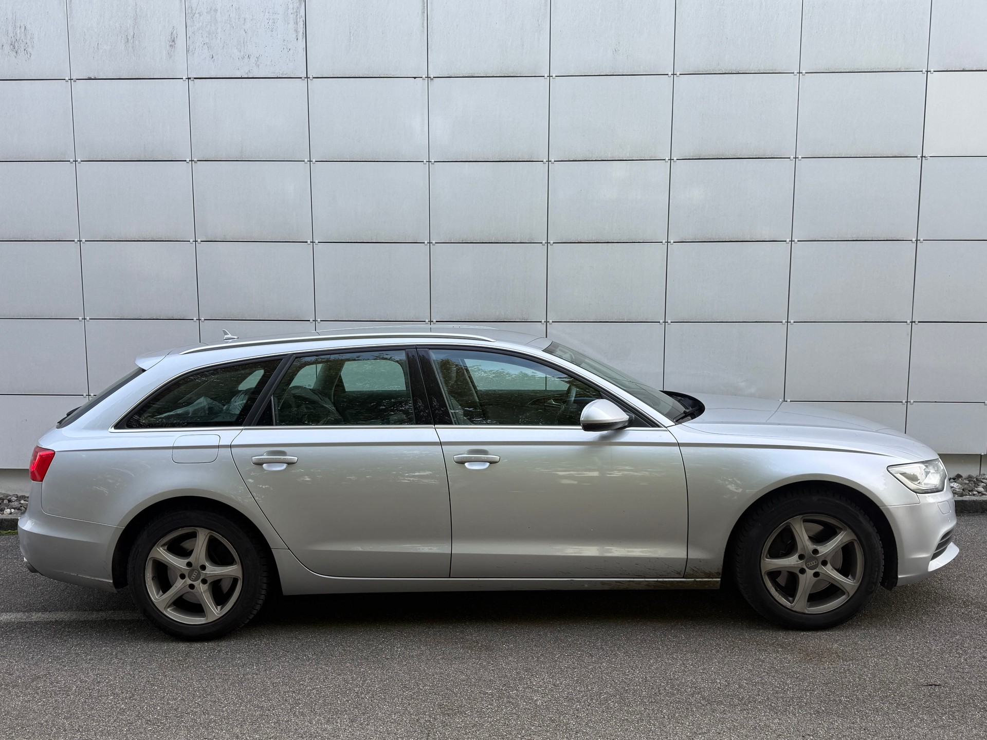 AUDI A6 Avant 3.0 TDI V6 quattro S-tronic-image-5