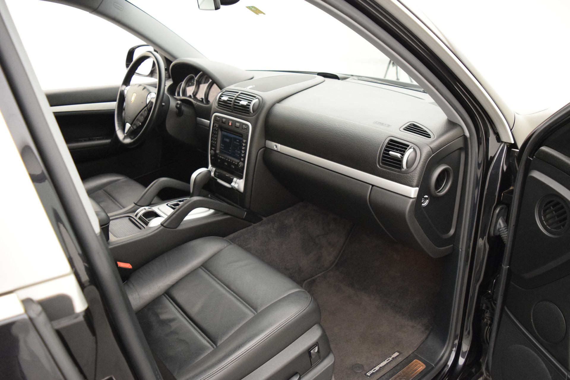 PORSCHE Cayenne S-image-14