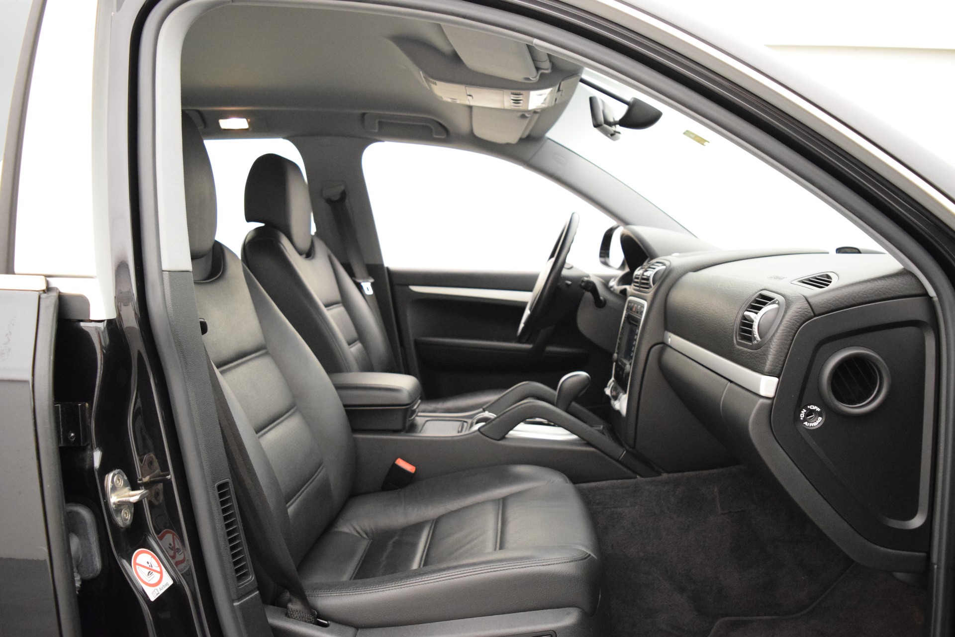 PORSCHE Cayenne S-image-15