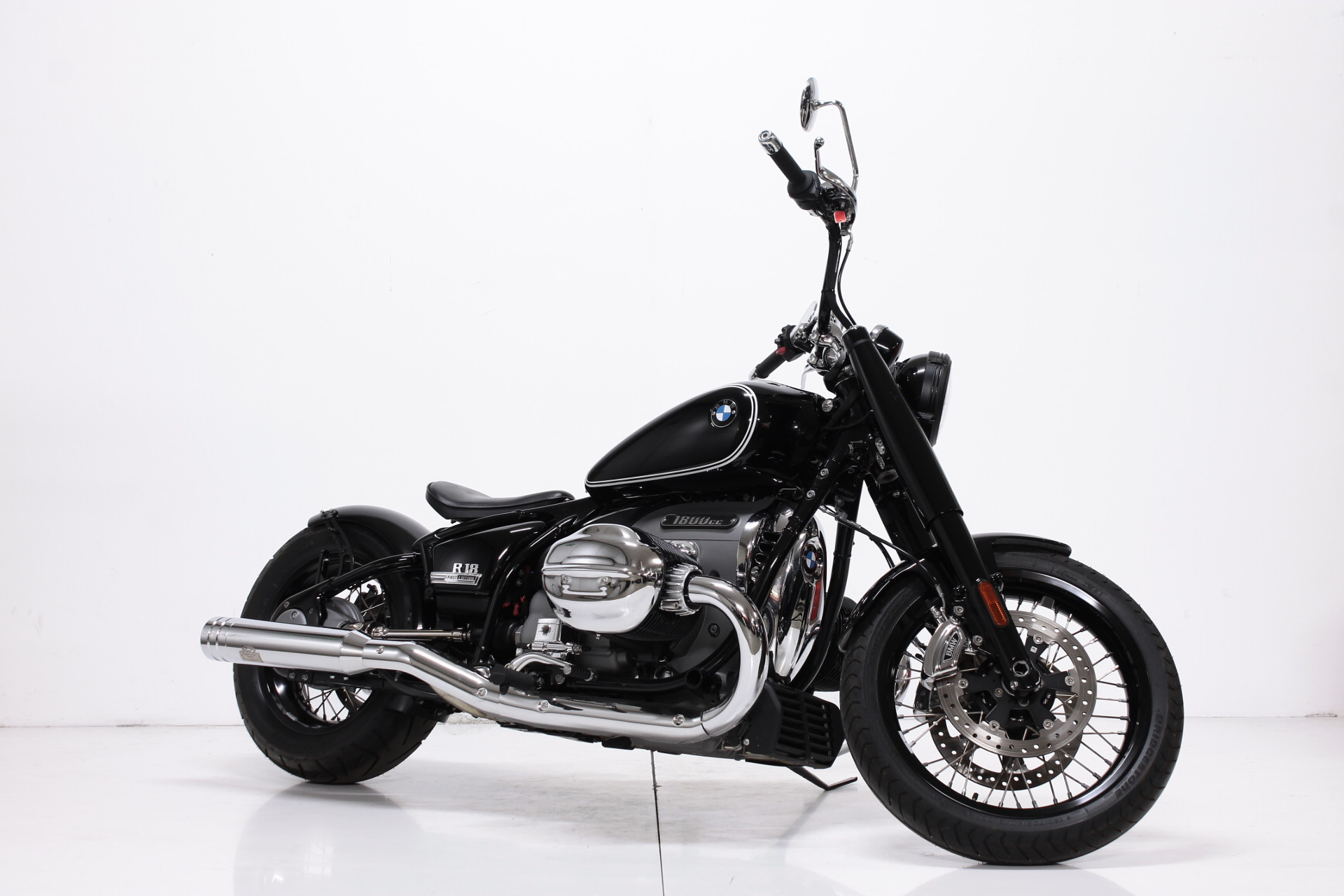 BMW R 18 "Bobber"-image-3