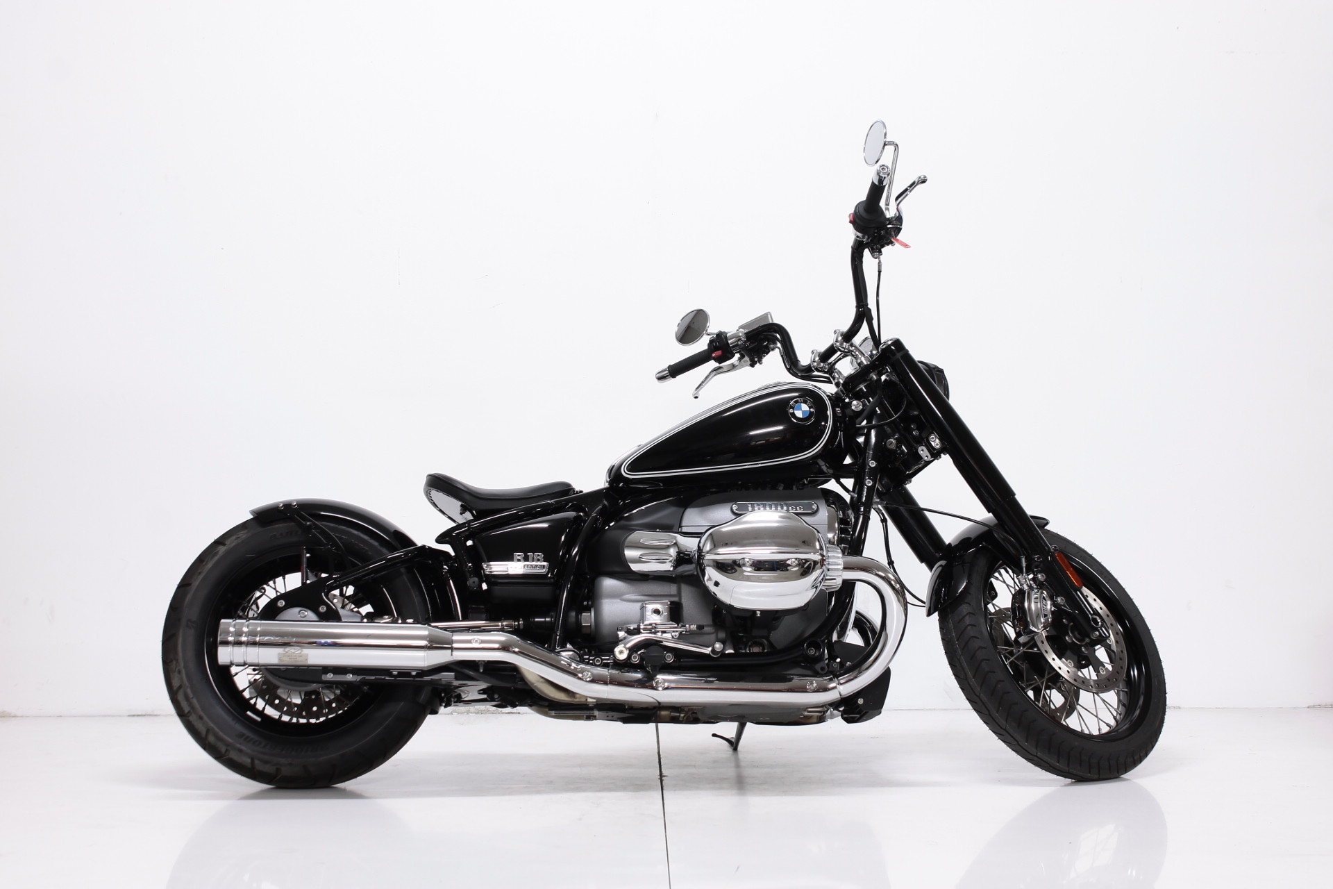 BMW R 18 "Bobber"-image-4