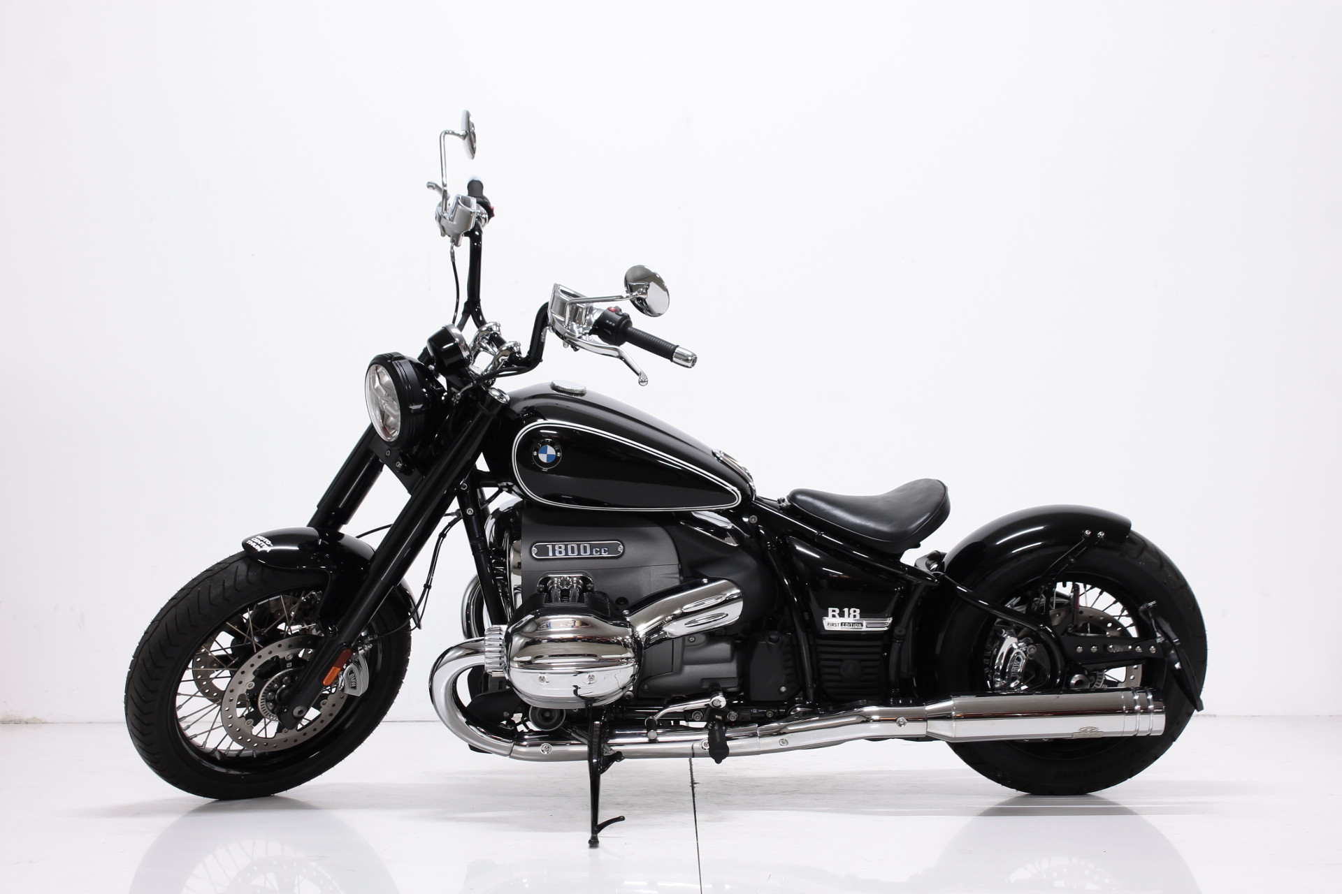 BMW R 18 "Bobber"-image-1
