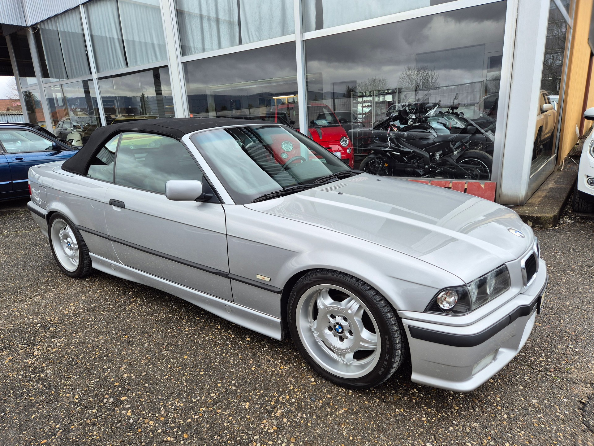 BMW 328i A Cabrio-image-11