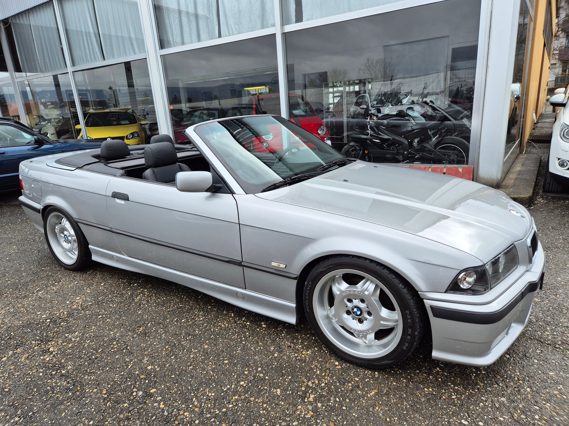 BMW 328i A Cabrio-image-0