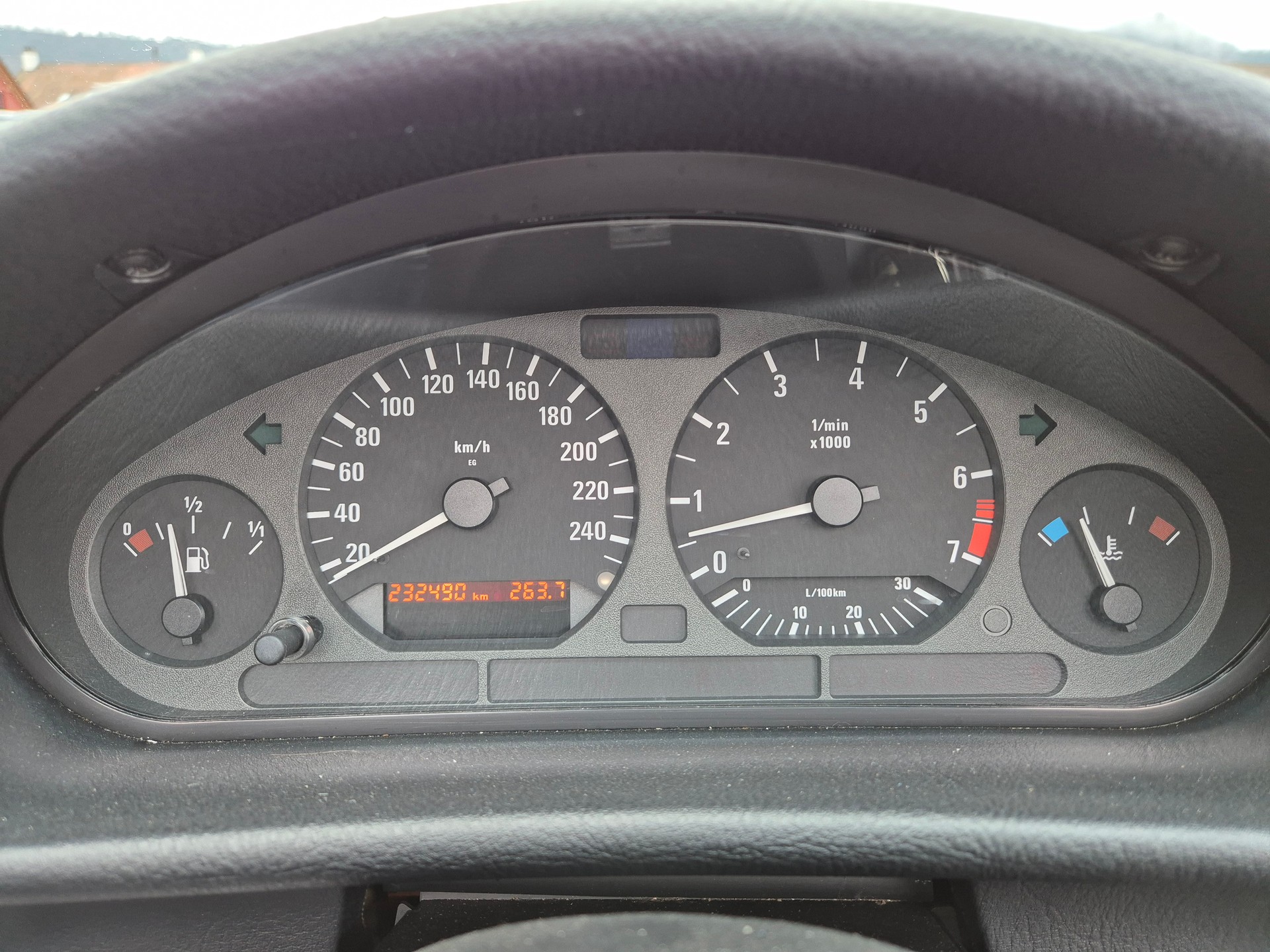 BMW 328i A Cabrio-image-22
