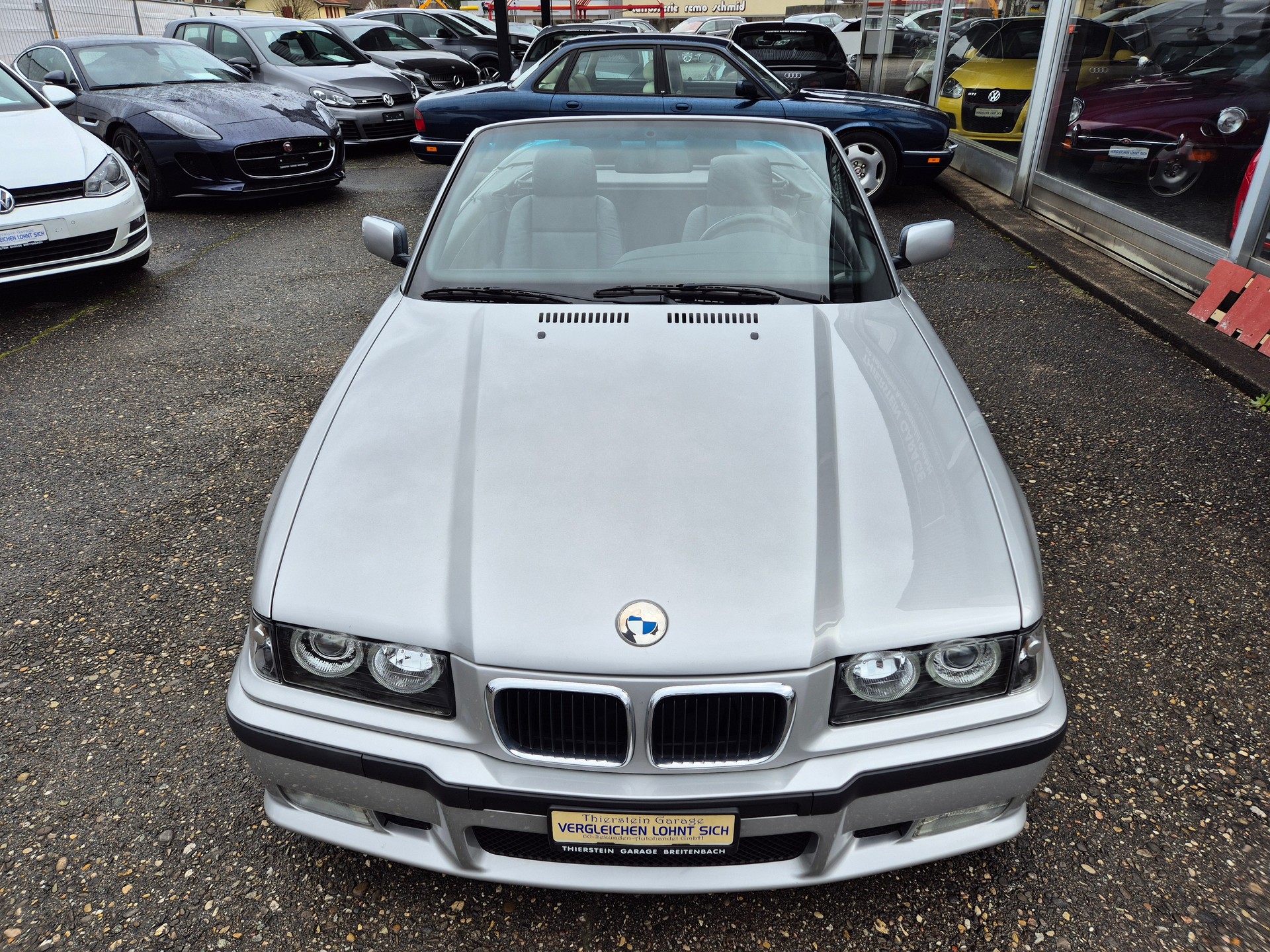 BMW 328i A Cabrio-image-3