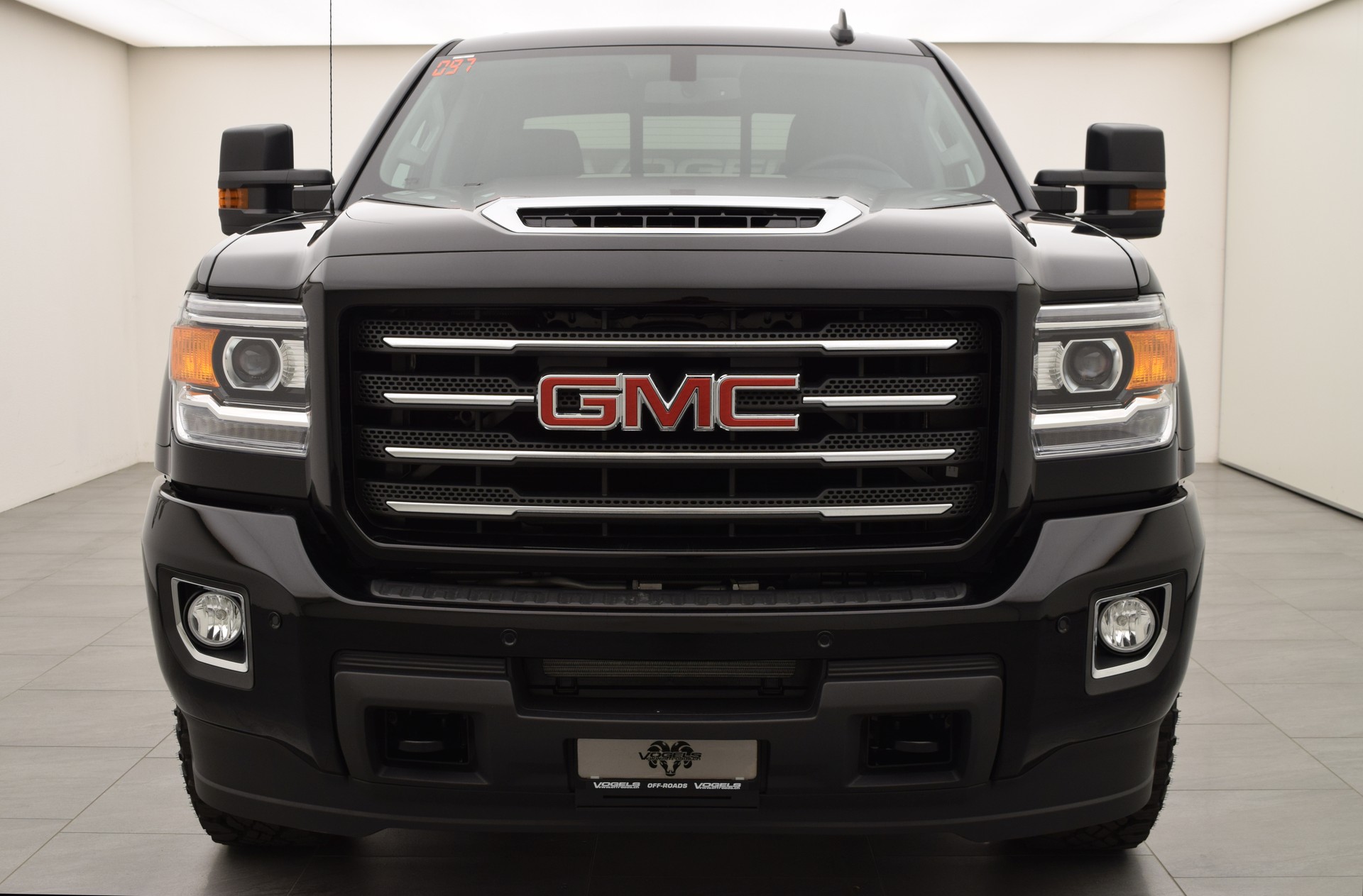 GMC Sierra 2500 HD 6.6 All Terrain X 15T-showroom-element-2