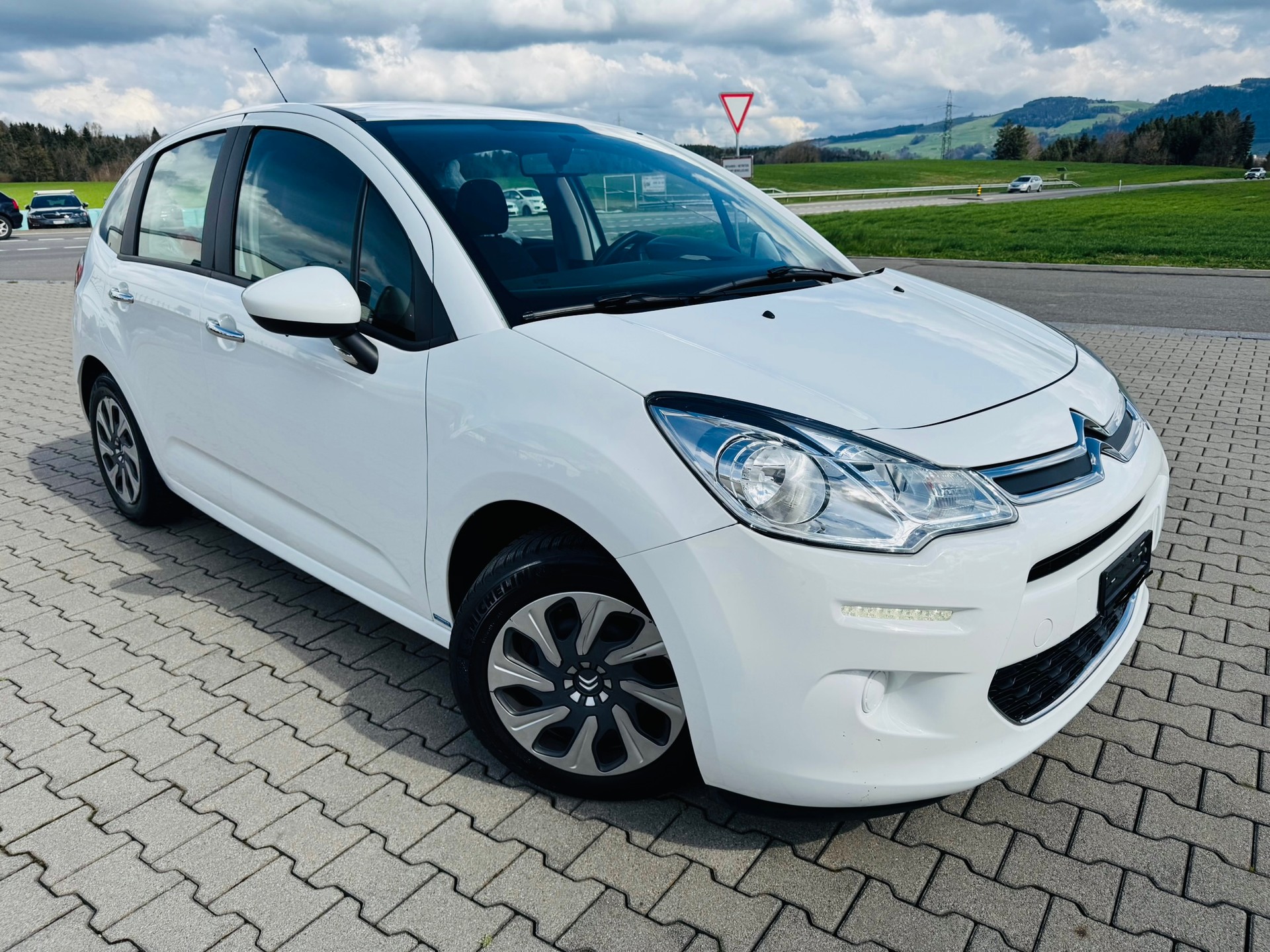 CITROEN C3 1.2i Exclusive-image-0