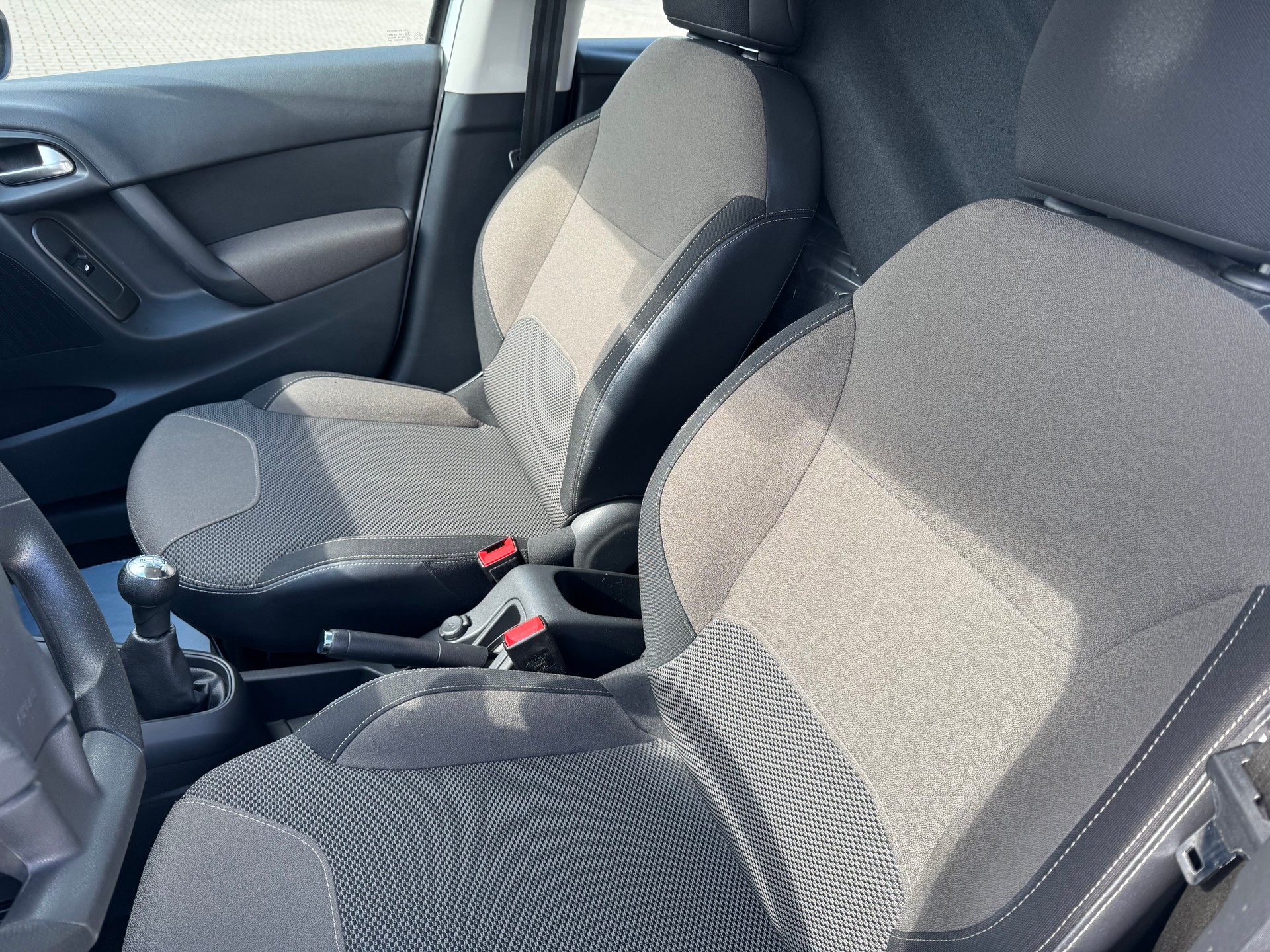 CITROEN C3 1.2i Exclusive-image-5