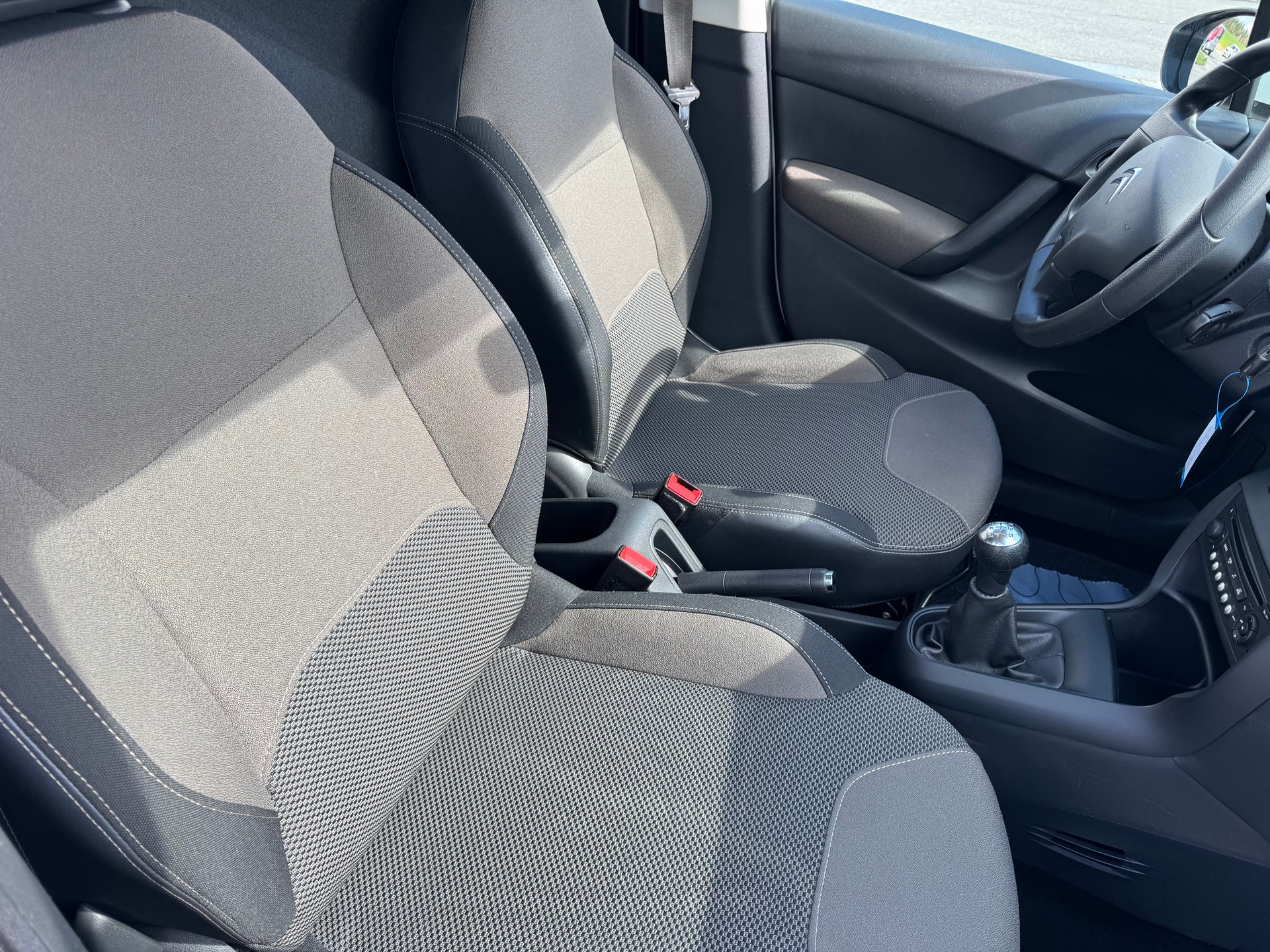 CITROEN C3 1.2i Exclusive-image-7