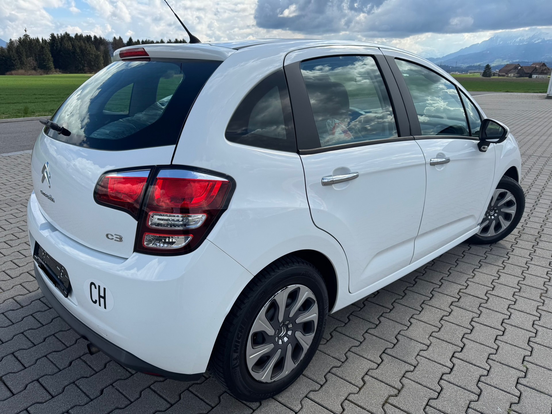 CITROEN C3 1.2i Exclusive-image-2