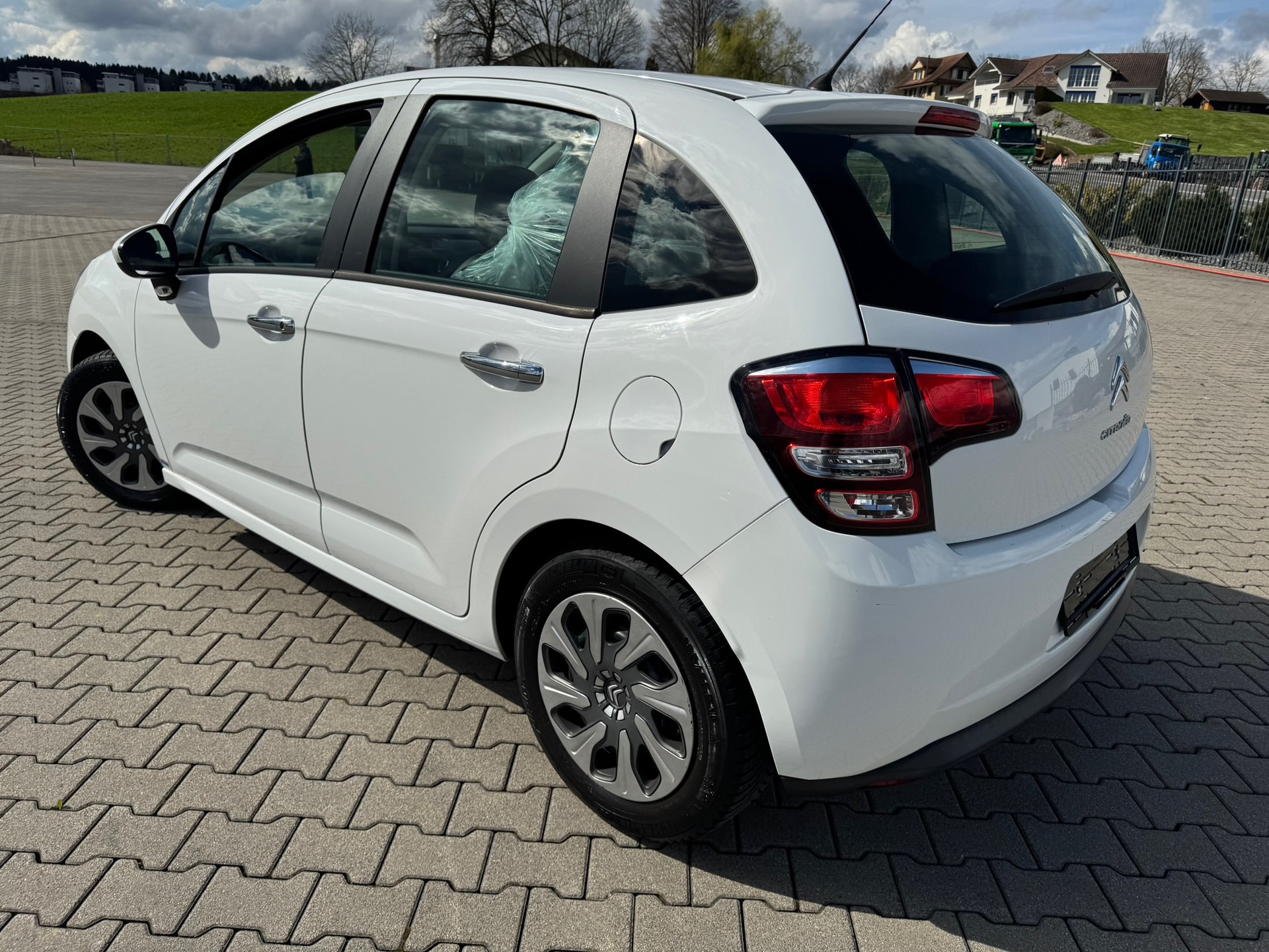 CITROEN C3 1.2i Exclusive-image-3