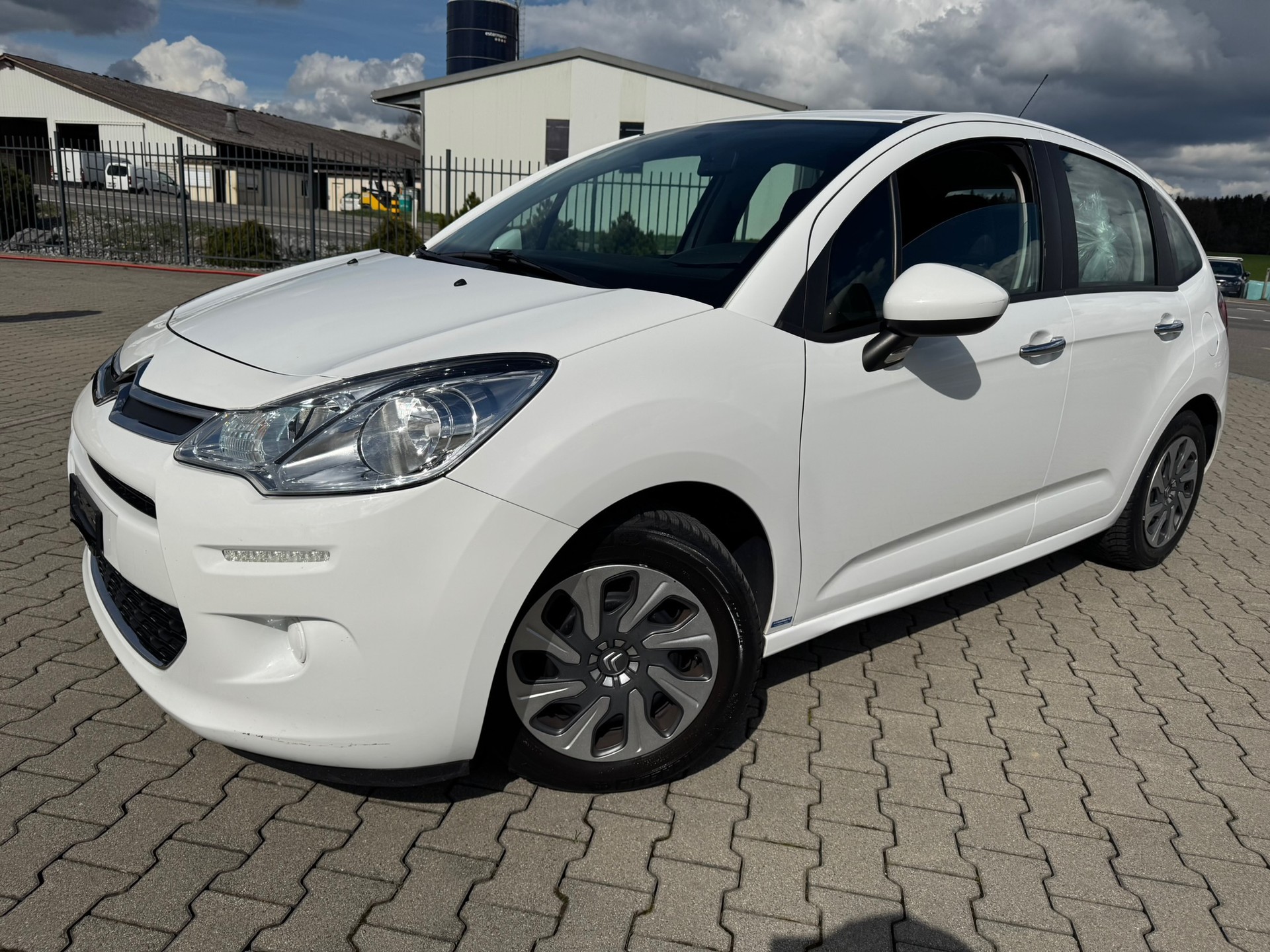 CITROEN C3 1.2i Exclusive-image-1