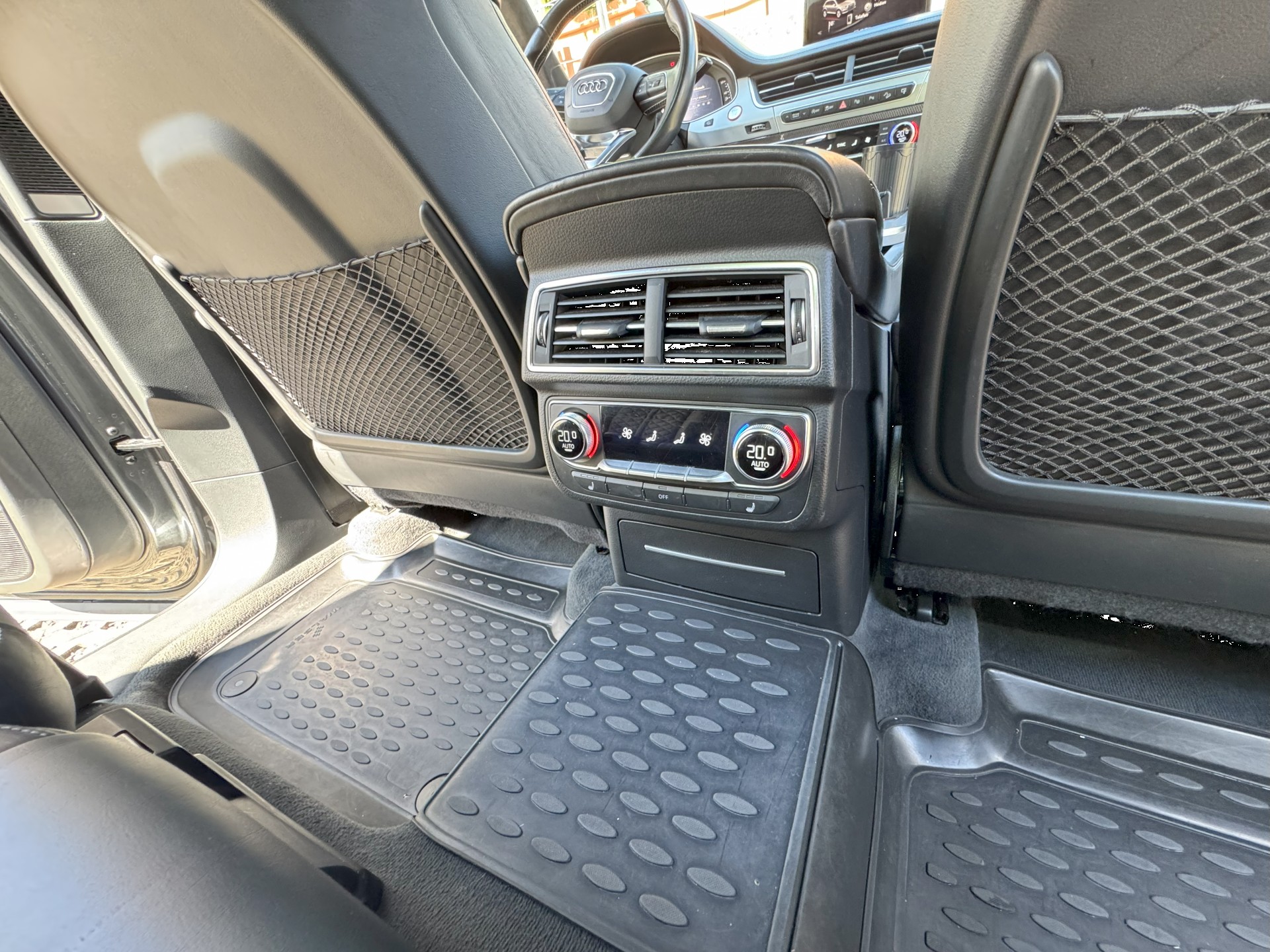 AUDI SQ7 4.0 TDI quattro tiptronic-image-13
