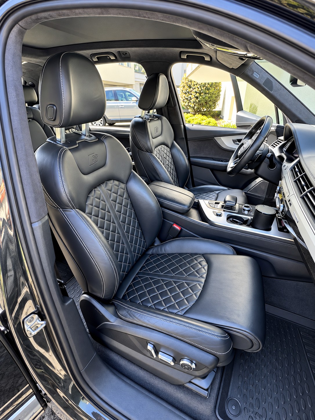 AUDI SQ7 4.0 TDI quattro tiptronic-image-5