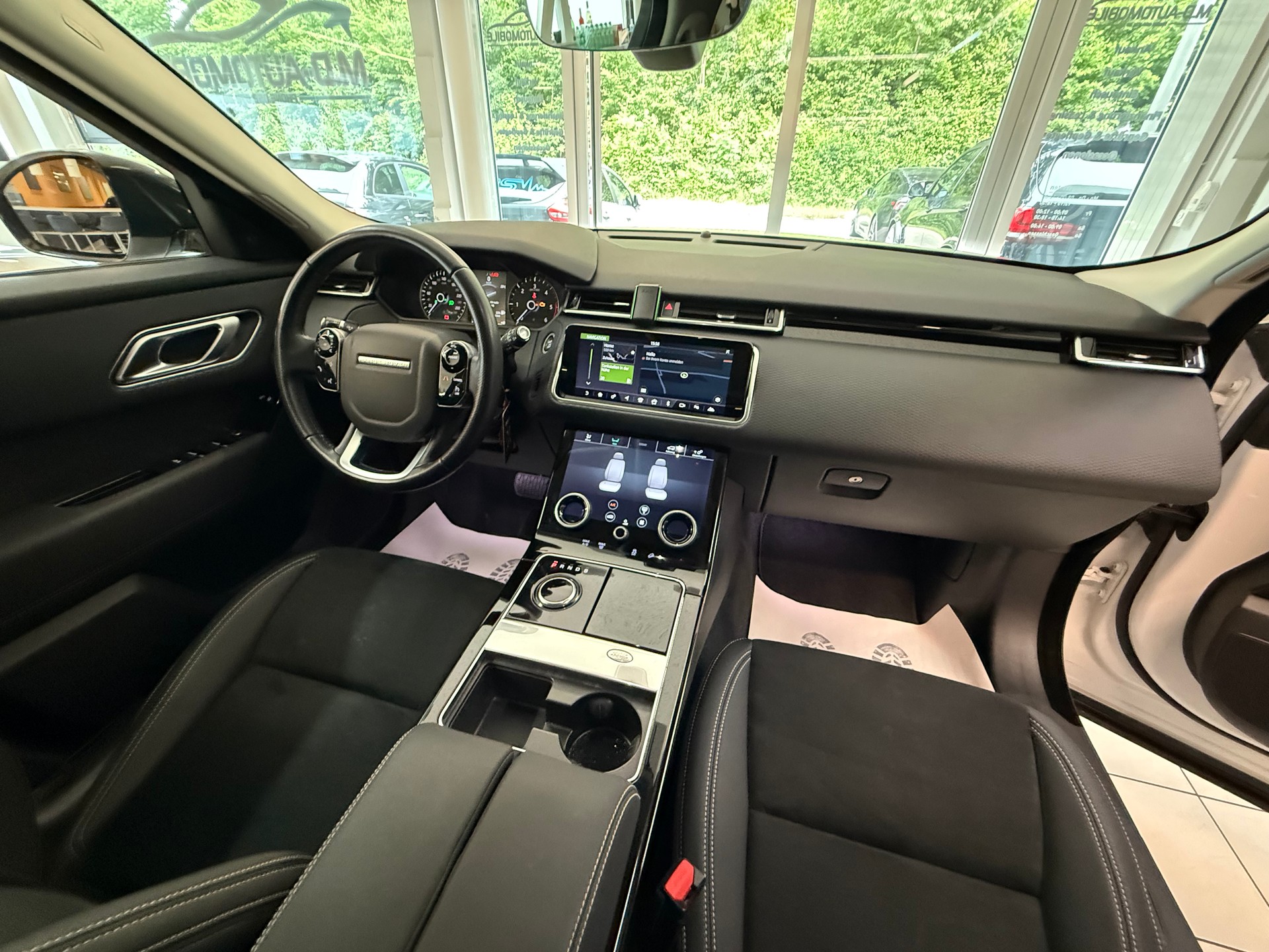 LAND ROVER RANGE ROVER VELAR-image-14