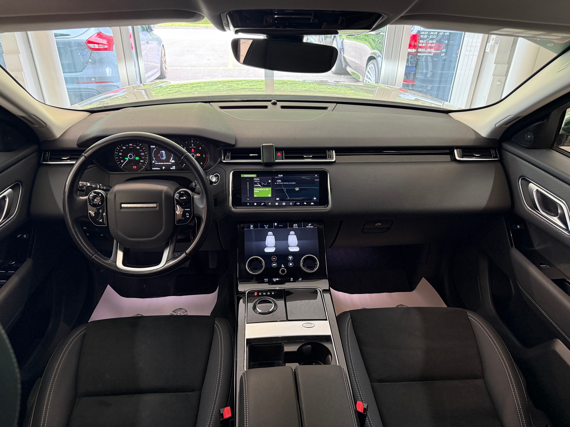LAND ROVER RANGE ROVER VELAR-image-10