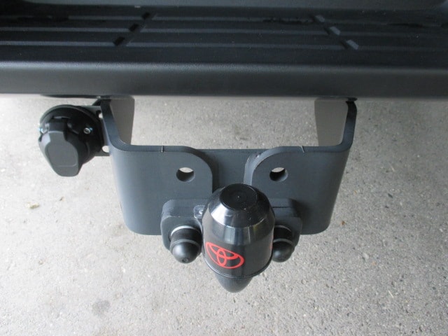 TOYOTA Hilux 2.8D-4D Invincible X- Cab 4x4 A-image-8