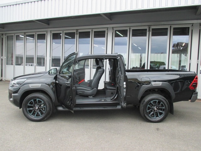 TOYOTA Hilux 2.8D-4D Invincible X- Cab 4x4 A-image-2