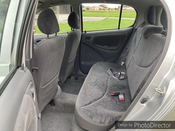 TOYOTA Yaris 1.3 Linea Sol-image-11