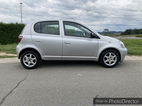 TOYOTA Yaris 1.3 Linea Sol-image-3